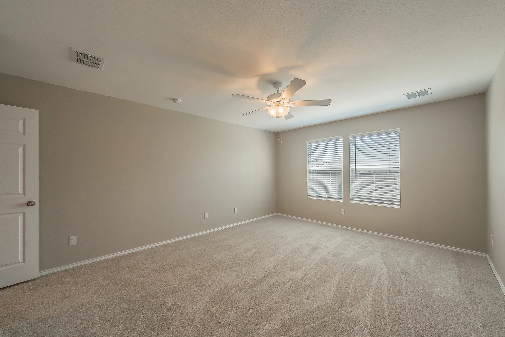 Single Family Residence For Sale in Denton County , 1001 Paso Fino Drive, Haslet, Texas 76052, 3 Bedroom, 2 Bathroom, 2 Garage spaces, 1,985 Sqft, built in 2021, mls#21393081, Real Estate Agent in Haslet, Homes For Sale in Denton county, Homes For Sale in Haslet, Realtor in Haslet Texas, Real Estate Brokerage Independent Realty Texas, Luminita Cordes Realtor