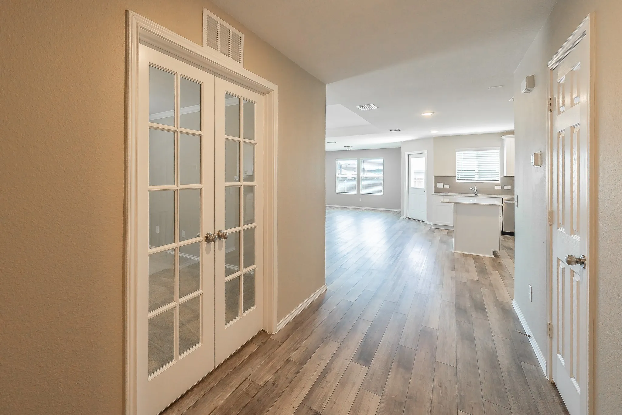 Single Family Residence For Sale in Denton County , 1001 Paso Fino Drive, Haslet, Texas 76052, 3 Bedroom, 2 Bathroom, 2 Garage spaces, 1,985 Sqft, built in 2021, mls#21393081, Real Estate Agent in Haslet, Homes For Sale in Denton county, Homes For Sale in Haslet, Realtor in Haslet Texas, Real Estate Brokerage Independent Realty Texas, Luminita Cordes Realtor