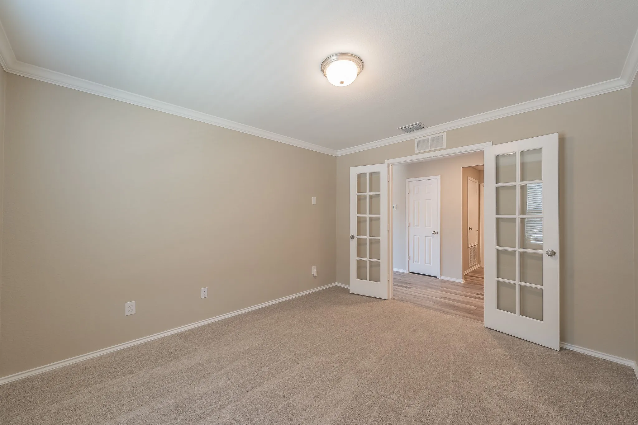 Single Family Residence For Sale in Denton County , 1001 Paso Fino Drive, Haslet, Texas 76052, 3 Bedroom, 2 Bathroom, 2 Garage spaces, 1,985 Sqft, built in 2021, mls#21393081, Real Estate Agent in Haslet, Homes For Sale in Denton county, Homes For Sale in Haslet, Realtor in Haslet Texas, Real Estate Brokerage Independent Realty Texas, Luminita Cordes Realtor