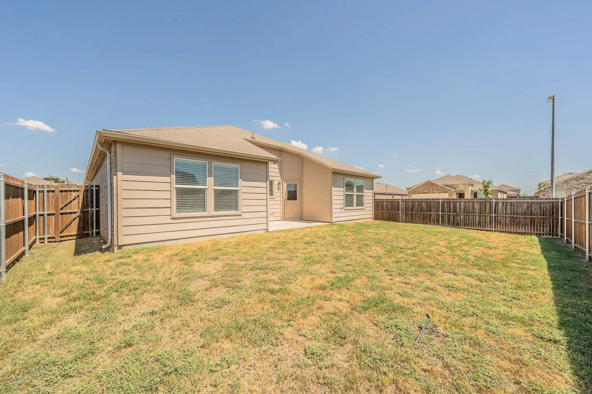Single Family Residence For Sale in Denton County , 1001 Paso Fino Drive, Haslet, Texas 76052, 3 Bedroom, 2 Bathroom, 2 Garage spaces, 1,985 Sqft, built in 2021, mls#21393081, Real Estate Agent in Haslet, Homes For Sale in Denton county, Homes For Sale in Haslet, Realtor in Haslet Texas, Real Estate Brokerage Independent Realty Texas, Luminita Cordes Realtor