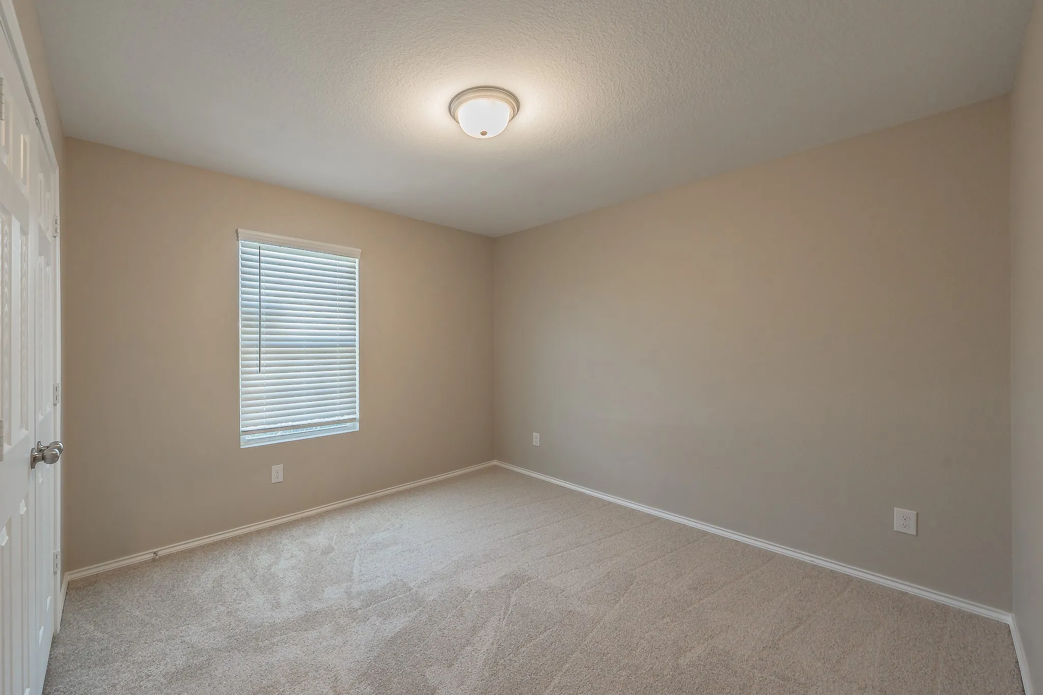 Single Family Residence For Sale in Denton County , 1001 Paso Fino Drive, Haslet, Texas 76052, 3 Bedroom, 2 Bathroom, 2 Garage spaces, 1,985 Sqft, built in 2021, mls#21393081, Real Estate Agent in Haslet, Homes For Sale in Denton county, Homes For Sale in Haslet, Realtor in Haslet Texas, Real Estate Brokerage Independent Realty Texas, Luminita Cordes Realtor