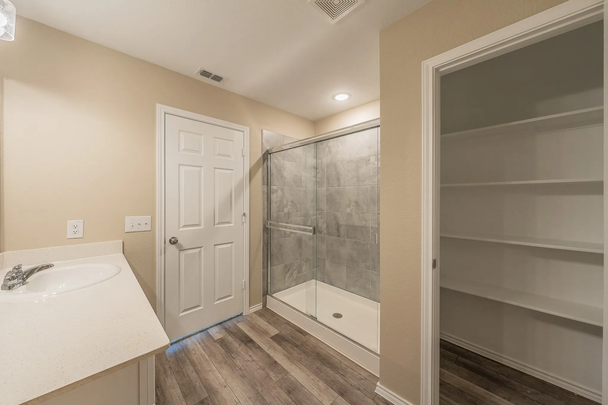 Single Family Residence For Sale in Denton County , 1001 Paso Fino Drive, Haslet, Texas 76052, 3 Bedroom, 2 Bathroom, 2 Garage spaces, 1,985 Sqft, built in 2021, mls#21393081, Real Estate Agent in Haslet, Homes For Sale in Denton county, Homes For Sale in Haslet, Realtor in Haslet Texas, Real Estate Brokerage Independent Realty Texas, Luminita Cordes Realtor