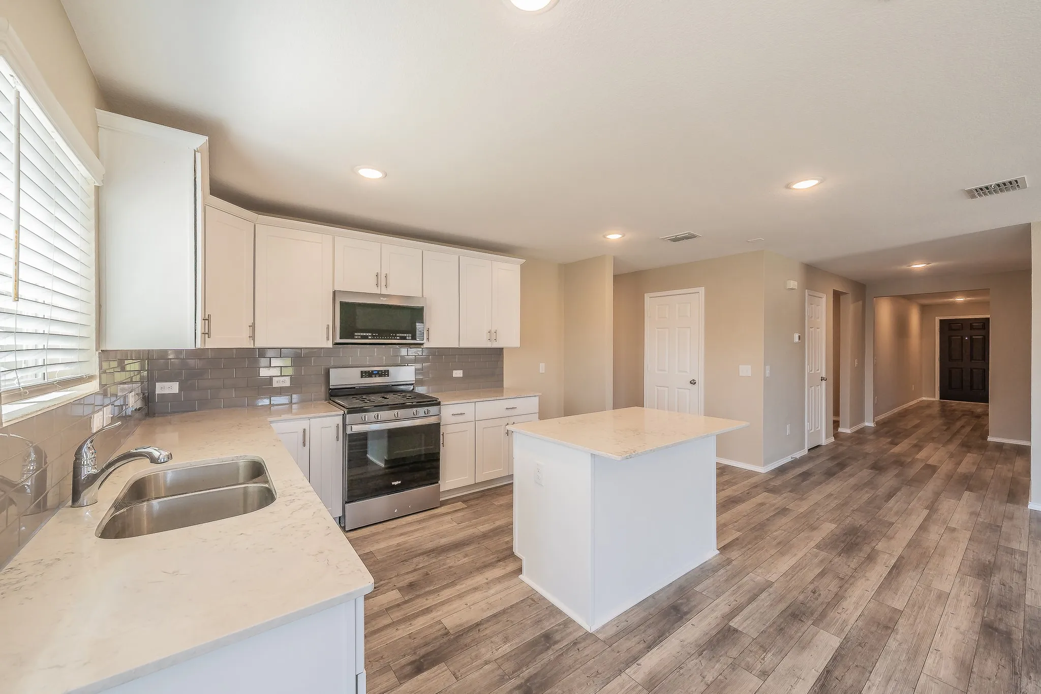 Single Family Residence For Sale in Denton County , 1001 Paso Fino Drive, Haslet, Texas 76052, 3 Bedroom, 2 Bathroom, 2 Garage spaces, 1,985 Sqft, built in 2021, mls#21393081, Real Estate Agent in Haslet, Homes For Sale in Denton county, Homes For Sale in Haslet, Realtor in Haslet Texas, Real Estate Brokerage Independent Realty Texas, Luminita Cordes Realtor