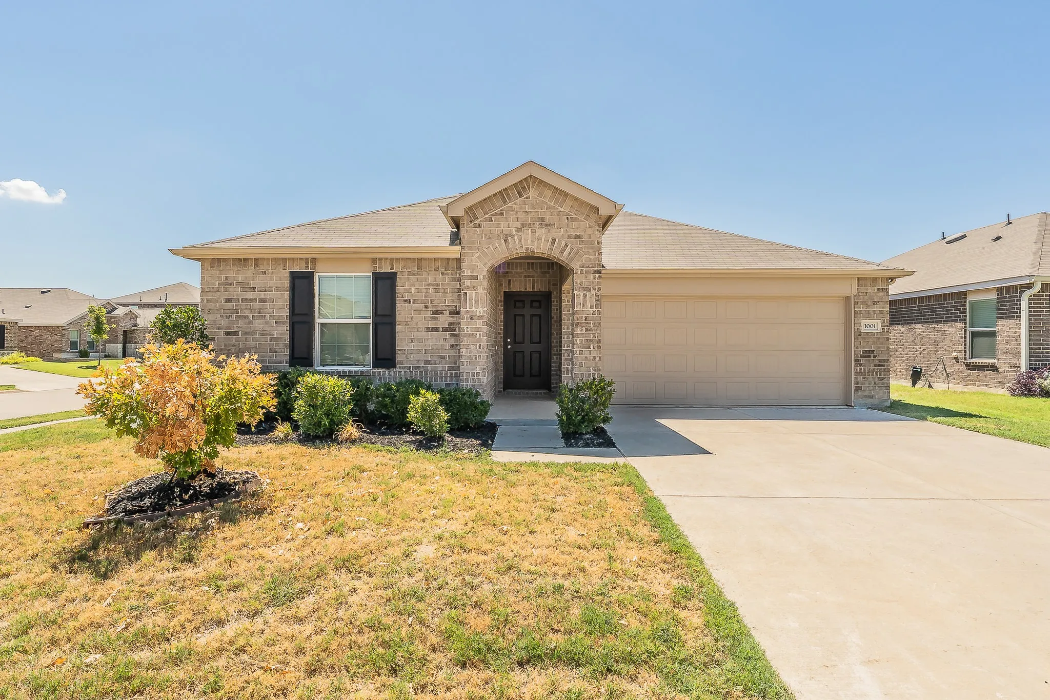 Single Family Residence For Sale in Denton County , 1001 Paso Fino Drive, Haslet, Texas 76052, 3 Bedroom, 2 Bathroom, 2 Garage spaces, 1,985 Sqft, built in 2021, mls#21393081, Real Estate Agent in Haslet, Homes For Sale in Denton county, Homes For Sale in Haslet, Realtor in Haslet Texas, Real Estate Brokerage Independent Realty Texas, Luminita Cordes Realtor