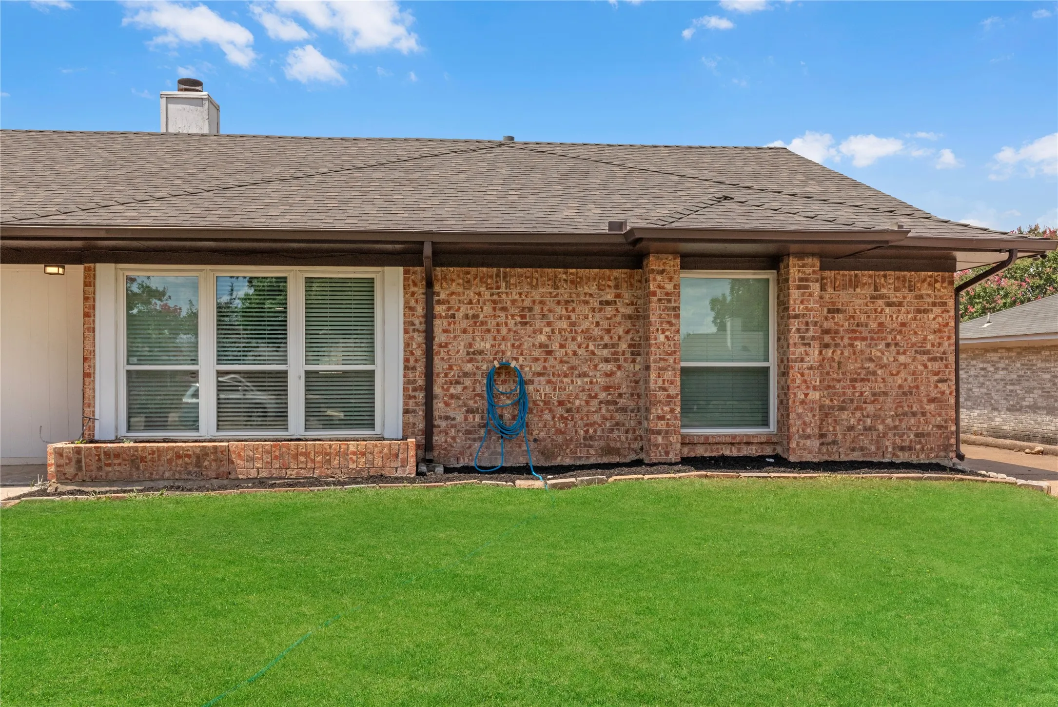 Single Family Residence For Rent in Tarrant County , 2429 Chestnut Way, Bedford, Texas 76022, 2 Bedroom, 2 Bathroom, Garage spaces, 1,275 Sqft, built in 1984, mls#21381288, Real Estate Agent in Bedford, Homes For Rent in Tarrant county, Homes For Rent in Bedford, Realtor in Bedford Texas, Real Estate Brokerage Independent Realty Texas, Luminita Cordes Realtor