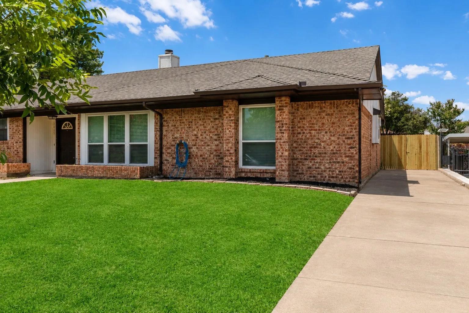 Single Family Residence For Rent in Tarrant County , 2429 Chestnut Way, Bedford, Texas 76022, 2 Bedroom, 2 Bathroom, Garage spaces, 1,275 Sqft, built in 1984, mls#21381288, Real Estate Agent in Bedford, Homes For Rent in Tarrant county, Homes For Rent in Bedford, Realtor in Bedford Texas, Real Estate Brokerage Independent Realty Texas, Luminita Cordes Realtor