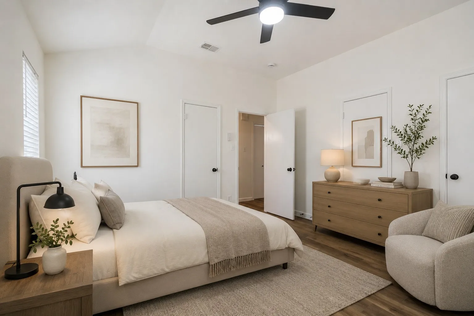 Single Family Residence For Rent in Tarrant County , 2429 Chestnut Way, Bedford, Texas 76022, 2 Bedroom, 2 Bathroom, Garage spaces, 1,275 Sqft, built in 1984, mls#21381288, Real Estate Agent in Bedford, Homes For Rent in Tarrant county, Homes For Rent in Bedford, Realtor in Bedford Texas, Real Estate Brokerage Independent Realty Texas, Luminita Cordes Realtor