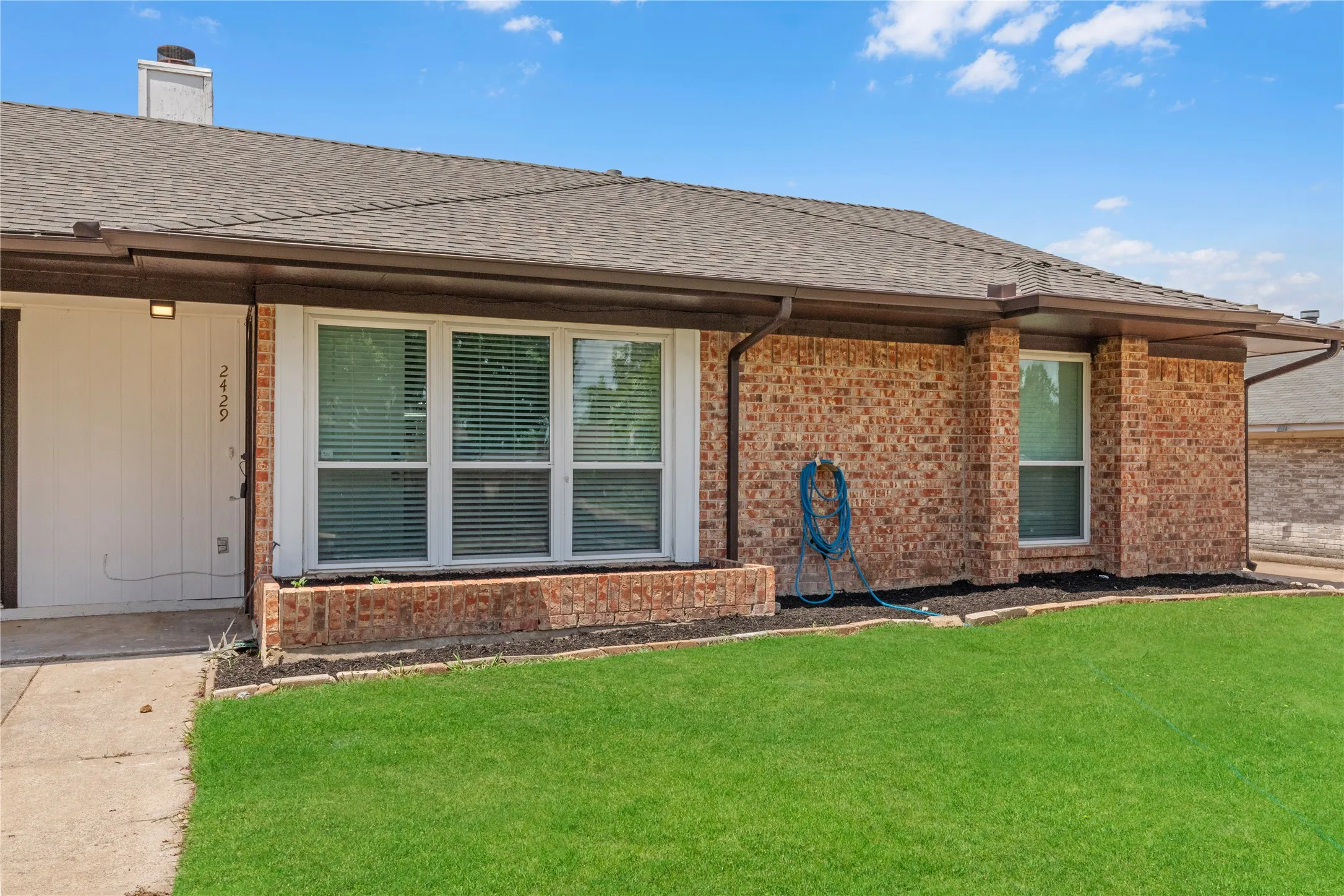 Single Family Residence For Rent in Tarrant County , 2429 Chestnut Way, Bedford, Texas 76022, 2 Bedroom, 2 Bathroom, Garage spaces, 1,275 Sqft, built in 1984, mls#21381288, Real Estate Agent in Bedford, Homes For Rent in Tarrant county, Homes For Rent in Bedford, Realtor in Bedford Texas, Real Estate Brokerage Independent Realty Texas, Luminita Cordes Realtor