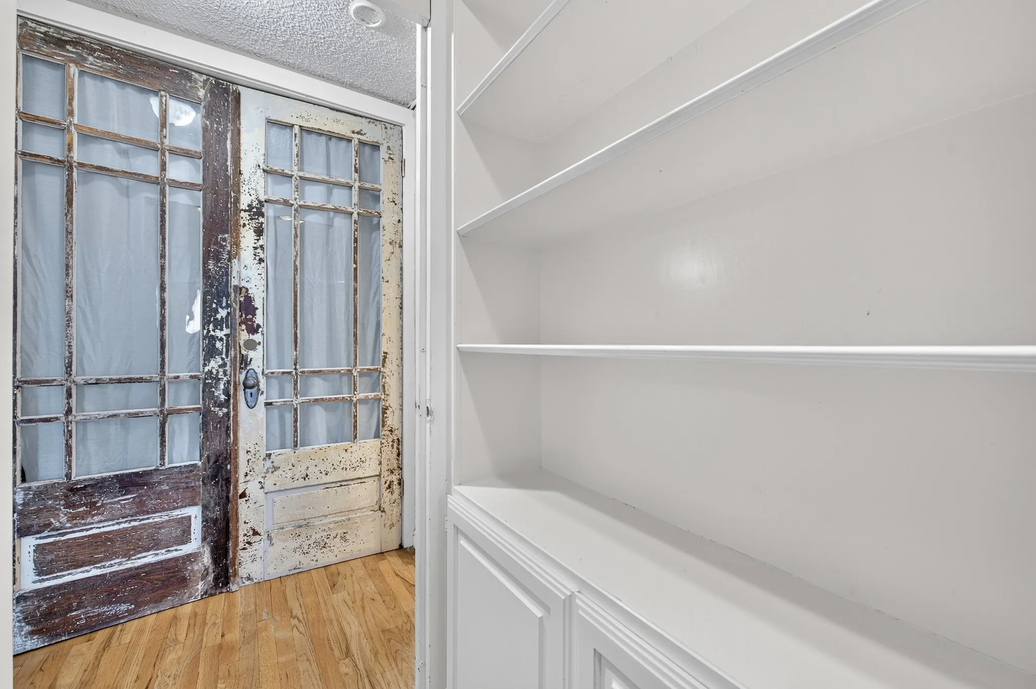 Condominium For Sale in Dallas County , 3883 Turtle Creek Boulevard 1717, Dallas, Texas 75219, 1 Bedroom, 1 Bathroom, 1 Garage spaces, 863 Sqft, built in 1963, mls#21392330, Real Estate Agent in Dallas, Homes For Sale in Dallas county, Homes For Sale in Dallas, Realtor in Dallas Texas, Real Estate Brokerage Independent Realty Texas, Luminita Cordes Realtor