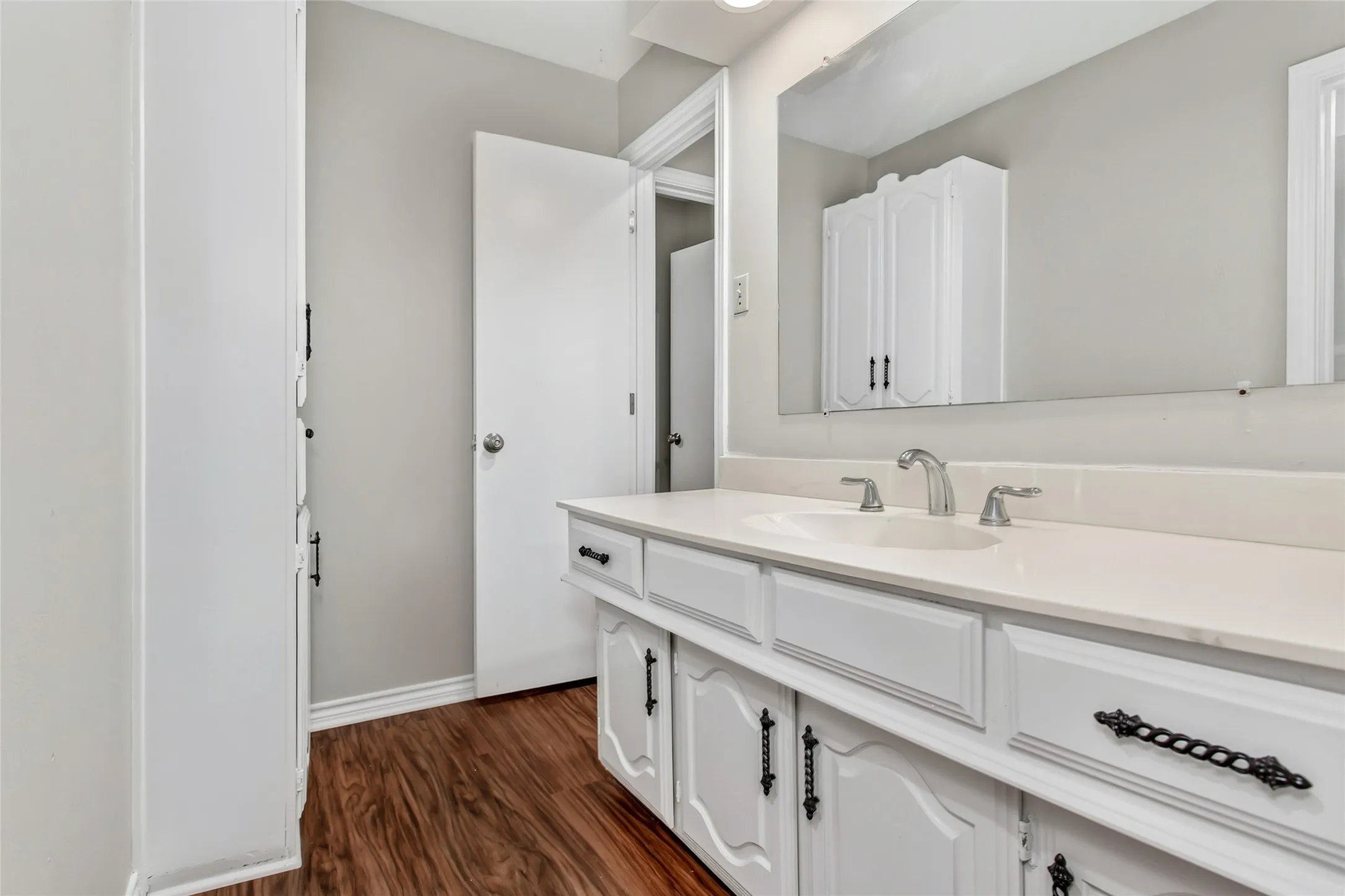 Duplex For Rent in Dallas County , 136 Shady Brook Drive, De Soto, Texas 75115, 3 Bedroom, 2 Bathroom, 2 Garage spaces, 1,538 Sqft, built in 1976, mls#21392800, Real Estate Agent in De Soto, Homes For Rent in Dallas county, Homes For Rent in De Soto, Realtor in De Soto Texas, Real Estate Brokerage Independent Realty Texas, Luminita Cordes Realtor