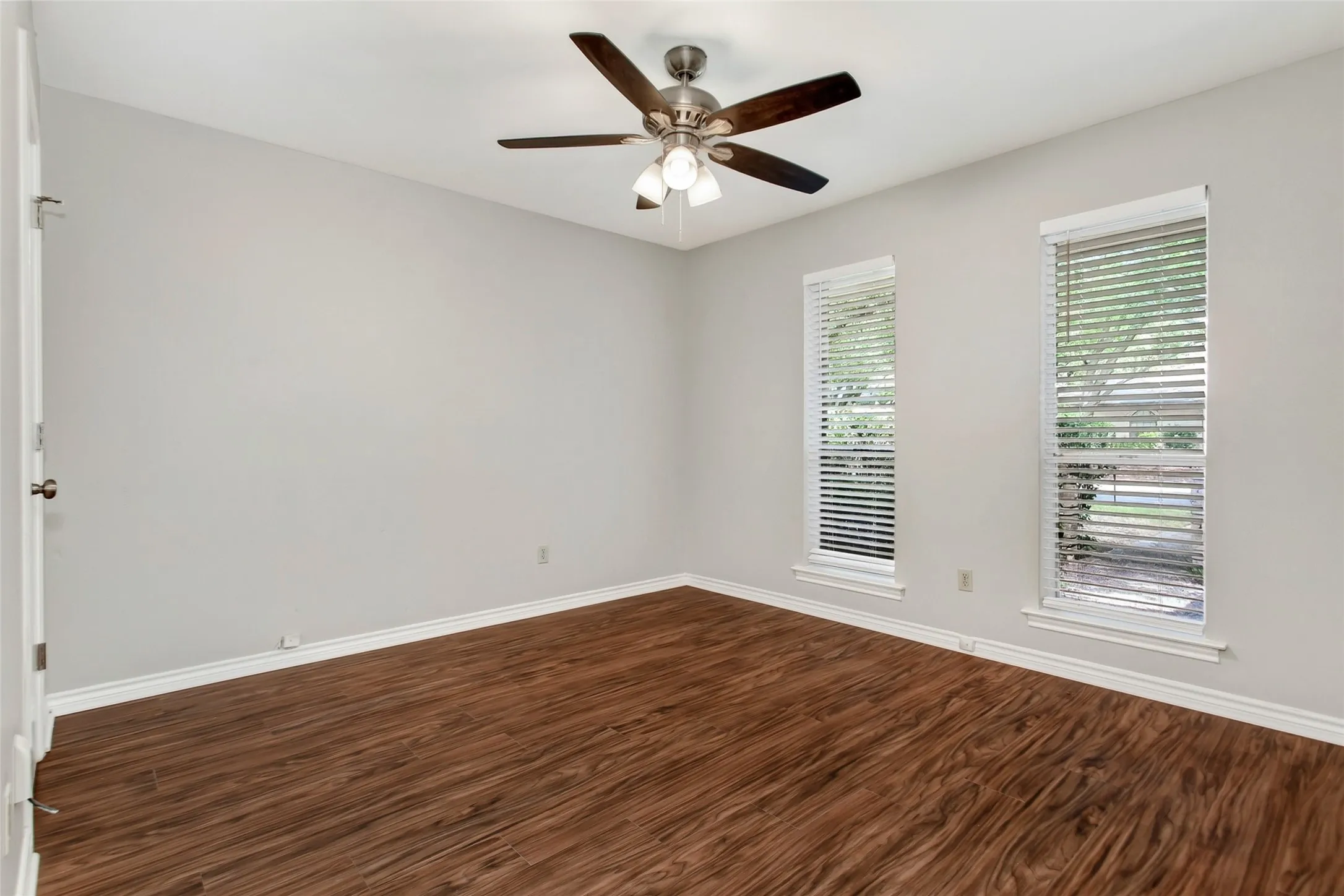 Duplex For Rent in Dallas County , 136 Shady Brook Drive, De Soto, Texas 75115, 3 Bedroom, 2 Bathroom, 2 Garage spaces, 1,538 Sqft, built in 1976, mls#21392800, Real Estate Agent in De Soto, Homes For Rent in Dallas county, Homes For Rent in De Soto, Realtor in De Soto Texas, Real Estate Brokerage Independent Realty Texas, Luminita Cordes Realtor