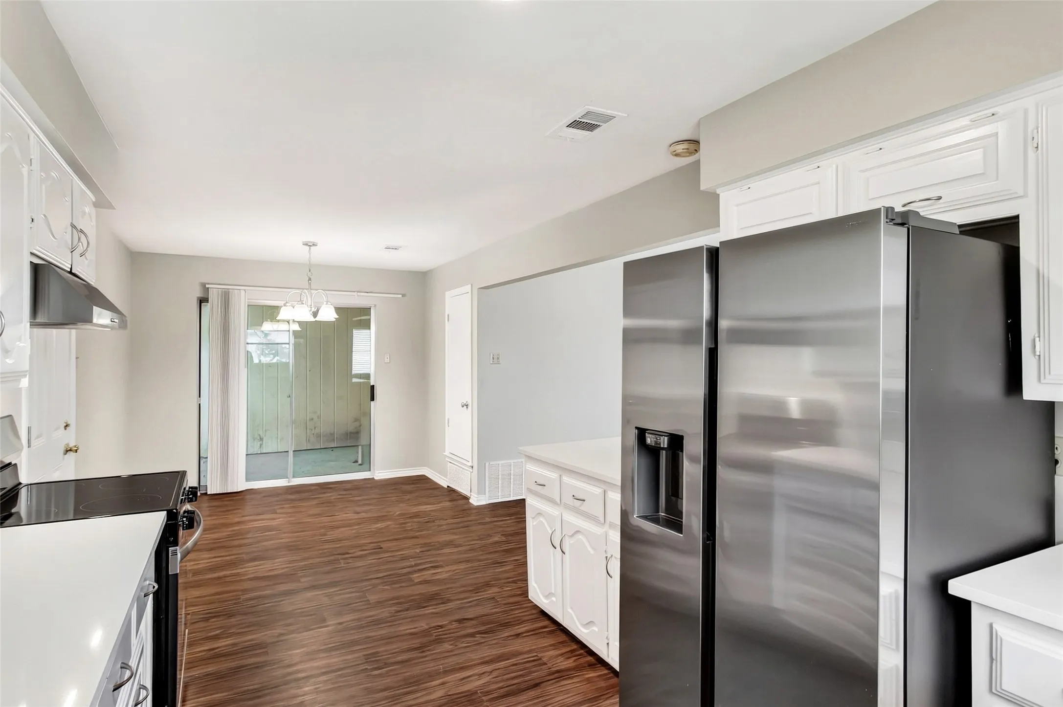 Duplex For Rent in Dallas County , 136 Shady Brook Drive, De Soto, Texas 75115, 3 Bedroom, 2 Bathroom, 2 Garage spaces, 1,538 Sqft, built in 1976, mls#21392800, Real Estate Agent in De Soto, Homes For Rent in Dallas county, Homes For Rent in De Soto, Realtor in De Soto Texas, Real Estate Brokerage Independent Realty Texas, Luminita Cordes Realtor