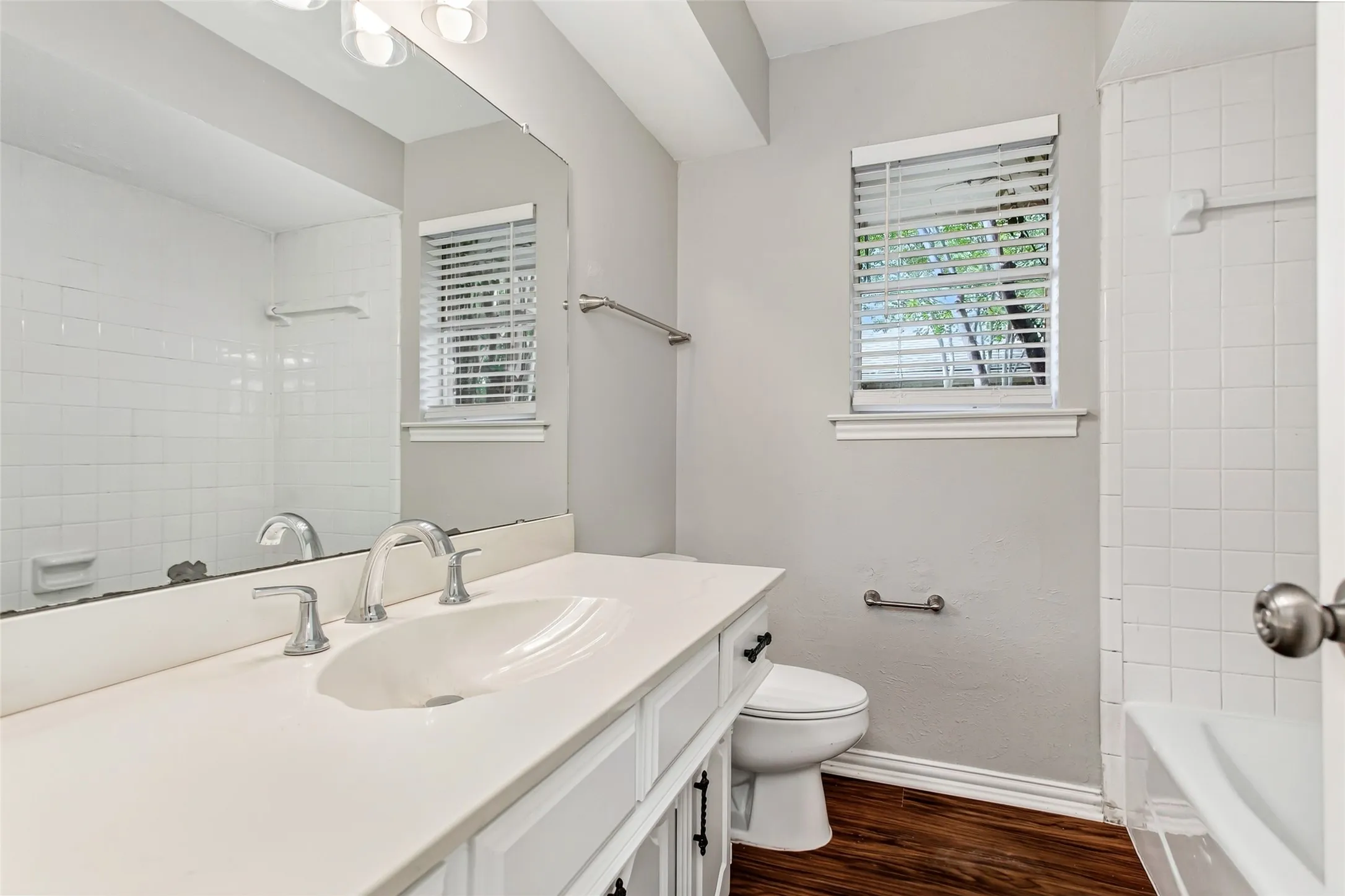 Duplex For Rent in Dallas County , 136 Shady Brook Drive, De Soto, Texas 75115, 3 Bedroom, 2 Bathroom, 2 Garage spaces, 1,538 Sqft, built in 1976, mls#21392800, Real Estate Agent in De Soto, Homes For Rent in Dallas county, Homes For Rent in De Soto, Realtor in De Soto Texas, Real Estate Brokerage Independent Realty Texas, Luminita Cordes Realtor