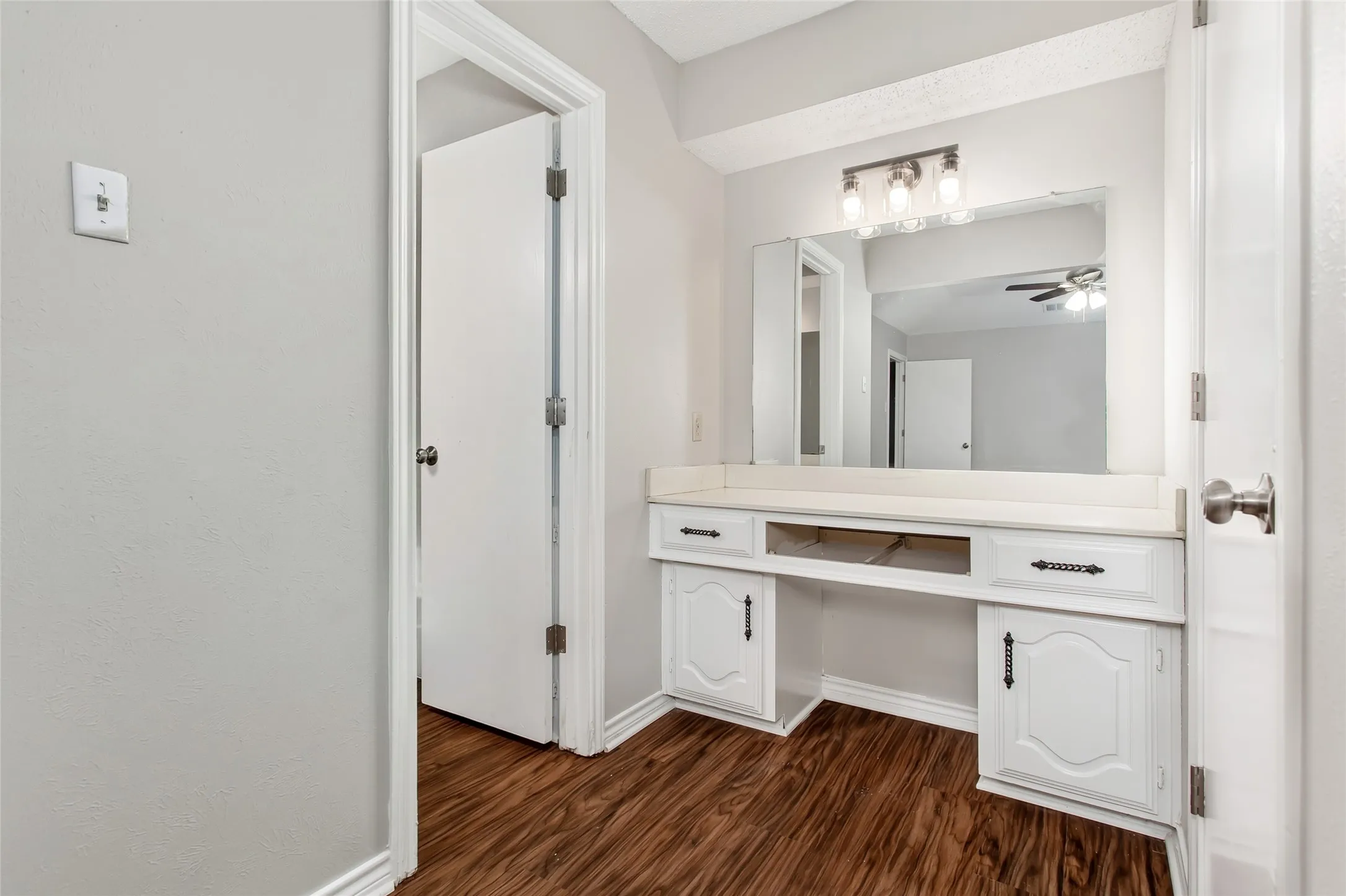 Duplex For Rent in Dallas County , 136 Shady Brook Drive, De Soto, Texas 75115, 3 Bedroom, 2 Bathroom, 2 Garage spaces, 1,538 Sqft, built in 1976, mls#21392800, Real Estate Agent in De Soto, Homes For Rent in Dallas county, Homes For Rent in De Soto, Realtor in De Soto Texas, Real Estate Brokerage Independent Realty Texas, Luminita Cordes Realtor