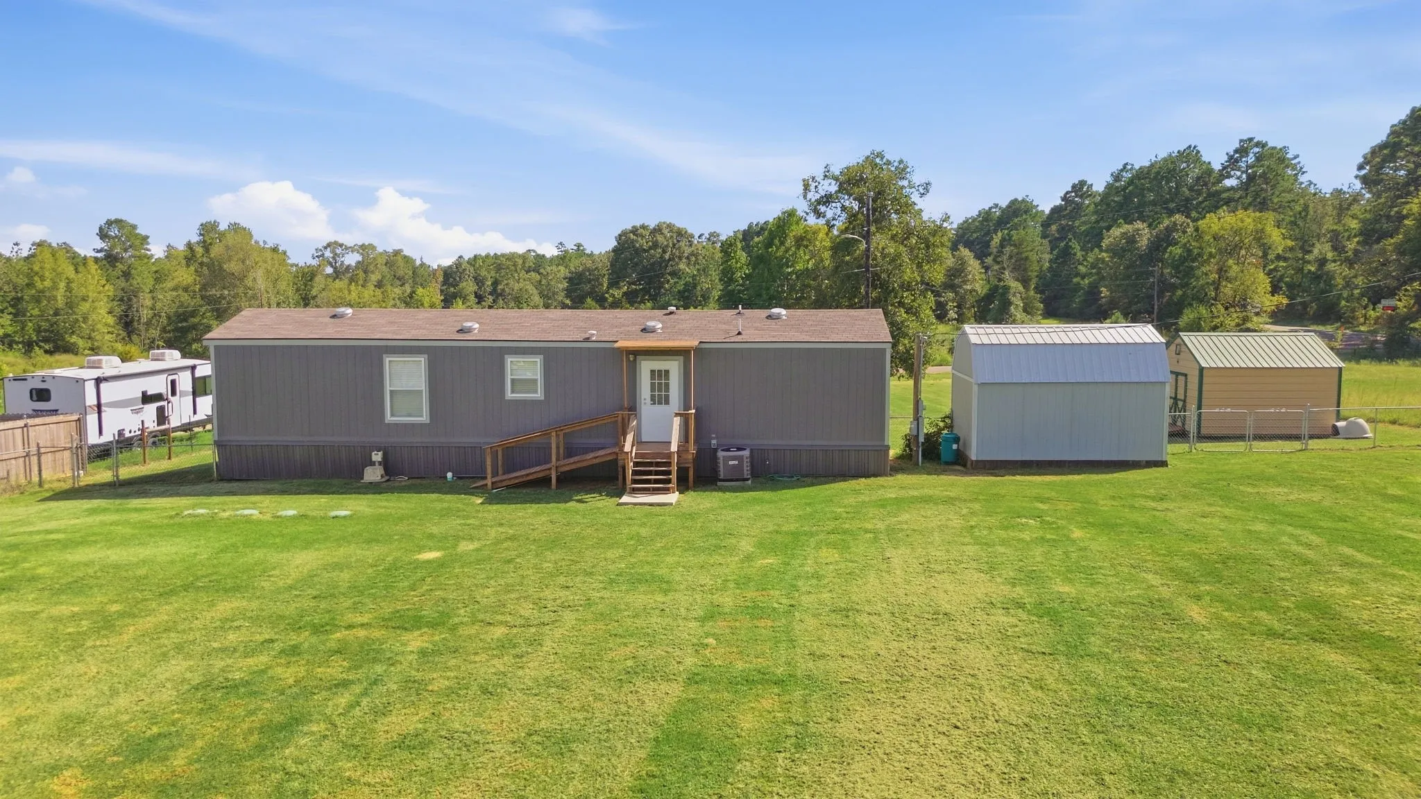 Manufactured Home For Sale in Cherokee County , 3402 CR 4118, Jacksonville, Texas 75766, 2 Bedroom, 2 Bathroom, Garage spaces, 896 Sqft, built in 2021, mls#21389313, Real Estate Agent in Jacksonville, Homes For Sale in Cherokee county, Homes For Sale in Jacksonville, Realtor in Jacksonville Texas, Real Estate Brokerage Independent Realty Texas, Luminita Cordes Realtor