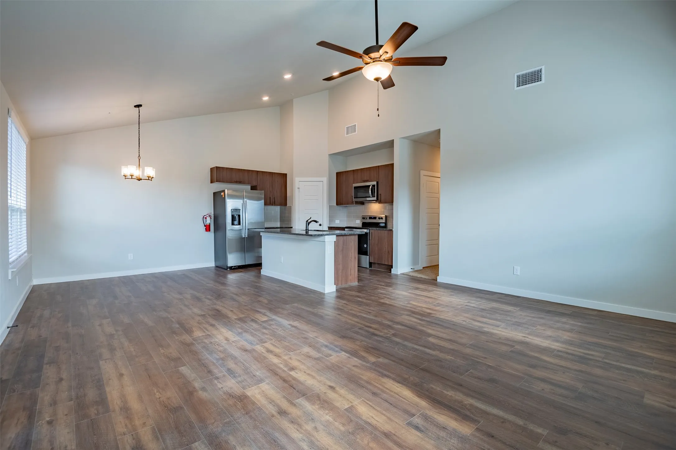 Apartment For Rent in Ellis County , 609 Wheatfield Drive, Venus, Texas 76084, 3 Bedroom, 2 Bathroom, 1 Garage spaces, 1,347 Sqft, built in 2024, mls#21393132, Real Estate Agent in Venus, Homes For Rent in Ellis county, Homes For Rent in Venus, Realtor in Venus Texas, Real Estate Brokerage Independent Realty Texas, Luminita Cordes Realtor