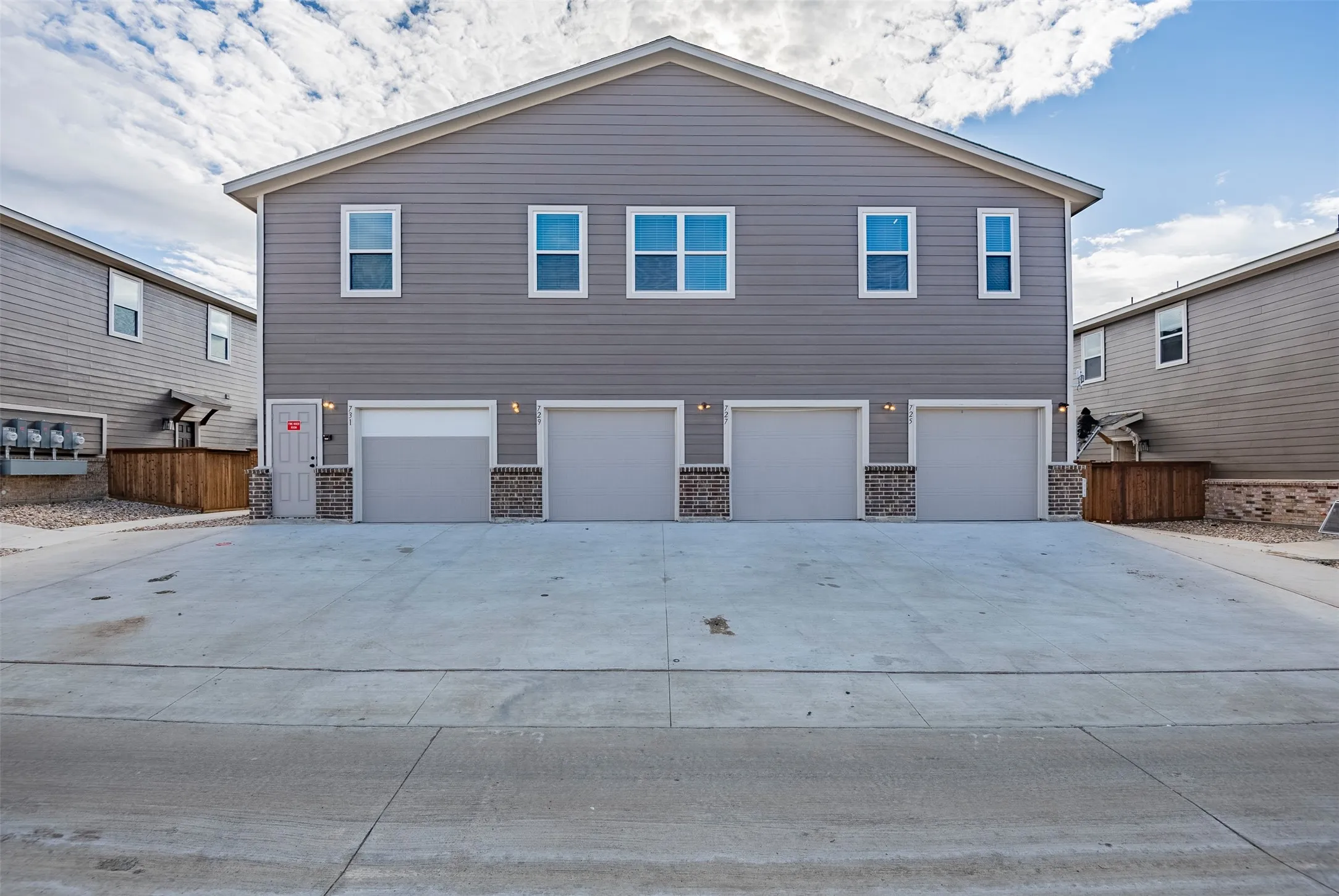 Apartment For Rent in Ellis County , 609 Wheatfield Drive, Venus, Texas 76084, 3 Bedroom, 2 Bathroom, 1 Garage spaces, 1,347 Sqft, built in 2024, mls#21393132, Real Estate Agent in Venus, Homes For Rent in Ellis county, Homes For Rent in Venus, Realtor in Venus Texas, Real Estate Brokerage Independent Realty Texas, Luminita Cordes Realtor