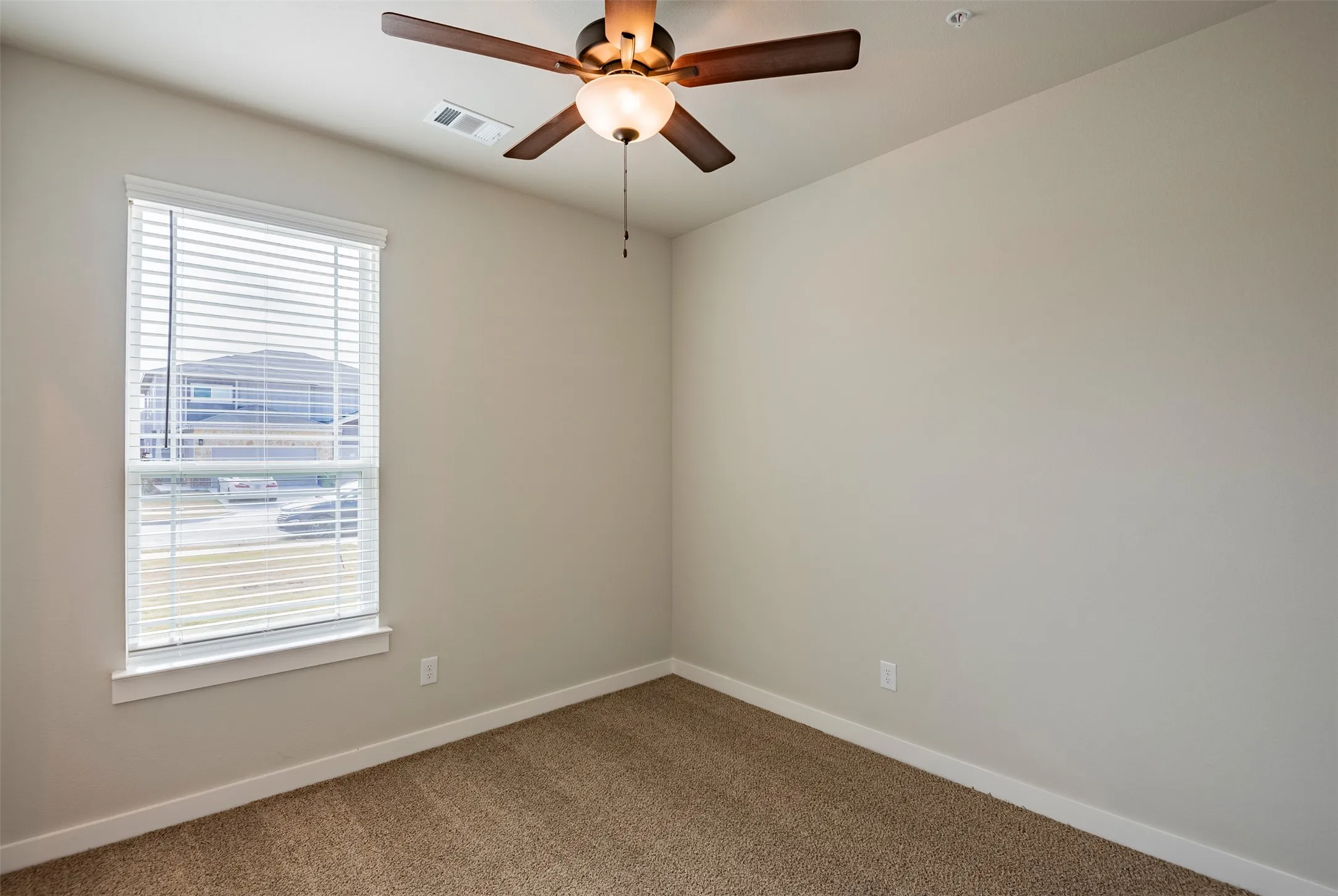 Apartment For Rent in Ellis County , 609 Wheatfield Drive, Venus, Texas 76084, 3 Bedroom, 2 Bathroom, 1 Garage spaces, 1,347 Sqft, built in 2024, mls#21393132, Real Estate Agent in Venus, Homes For Rent in Ellis county, Homes For Rent in Venus, Realtor in Venus Texas, Real Estate Brokerage Independent Realty Texas, Luminita Cordes Realtor
