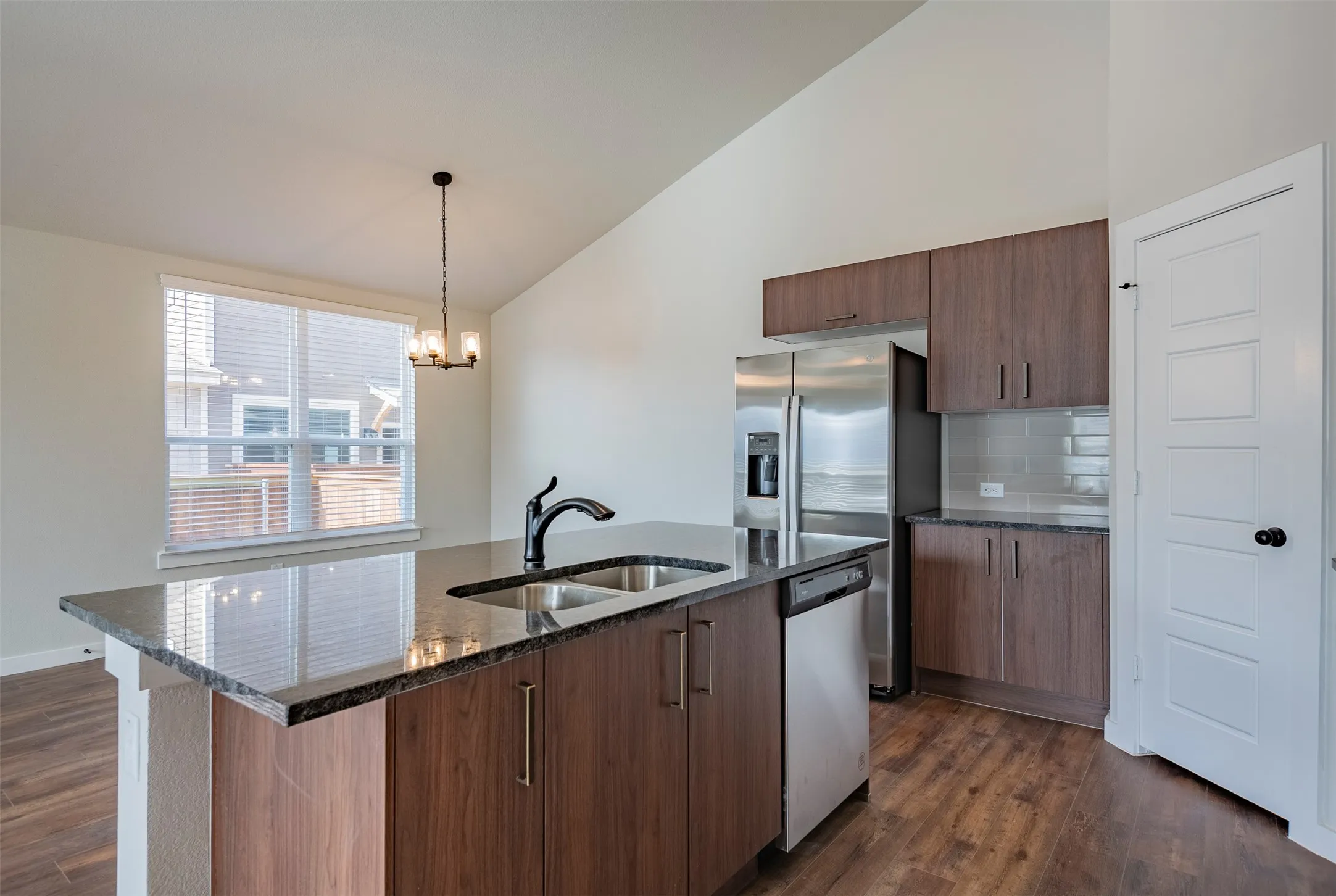 Apartment For Rent in Ellis County , 609 Wheatfield Drive, Venus, Texas 76084, 3 Bedroom, 2 Bathroom, 1 Garage spaces, 1,347 Sqft, built in 2024, mls#21393132, Real Estate Agent in Venus, Homes For Rent in Ellis county, Homes For Rent in Venus, Realtor in Venus Texas, Real Estate Brokerage Independent Realty Texas, Luminita Cordes Realtor