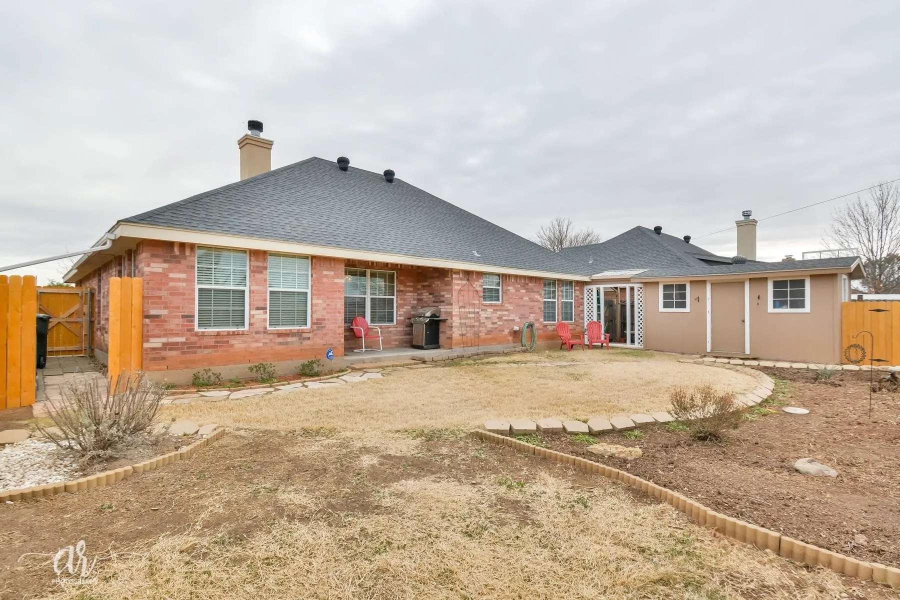 Single Family Residence For Rent in Taylor County , 3234 Valley Forge Road, Abilene, Texas 79601, 3 Bedroom, 2 Bathroom, 2 Garage spaces, 1,584 Sqft, built in 2005, mls#21393134, Real Estate Agent in Abilene, Homes For Rent in Taylor county, Homes For Rent in Abilene, Realtor in Abilene Texas, Real Estate Brokerage Independent Realty Texas, Luminita Cordes Realtor