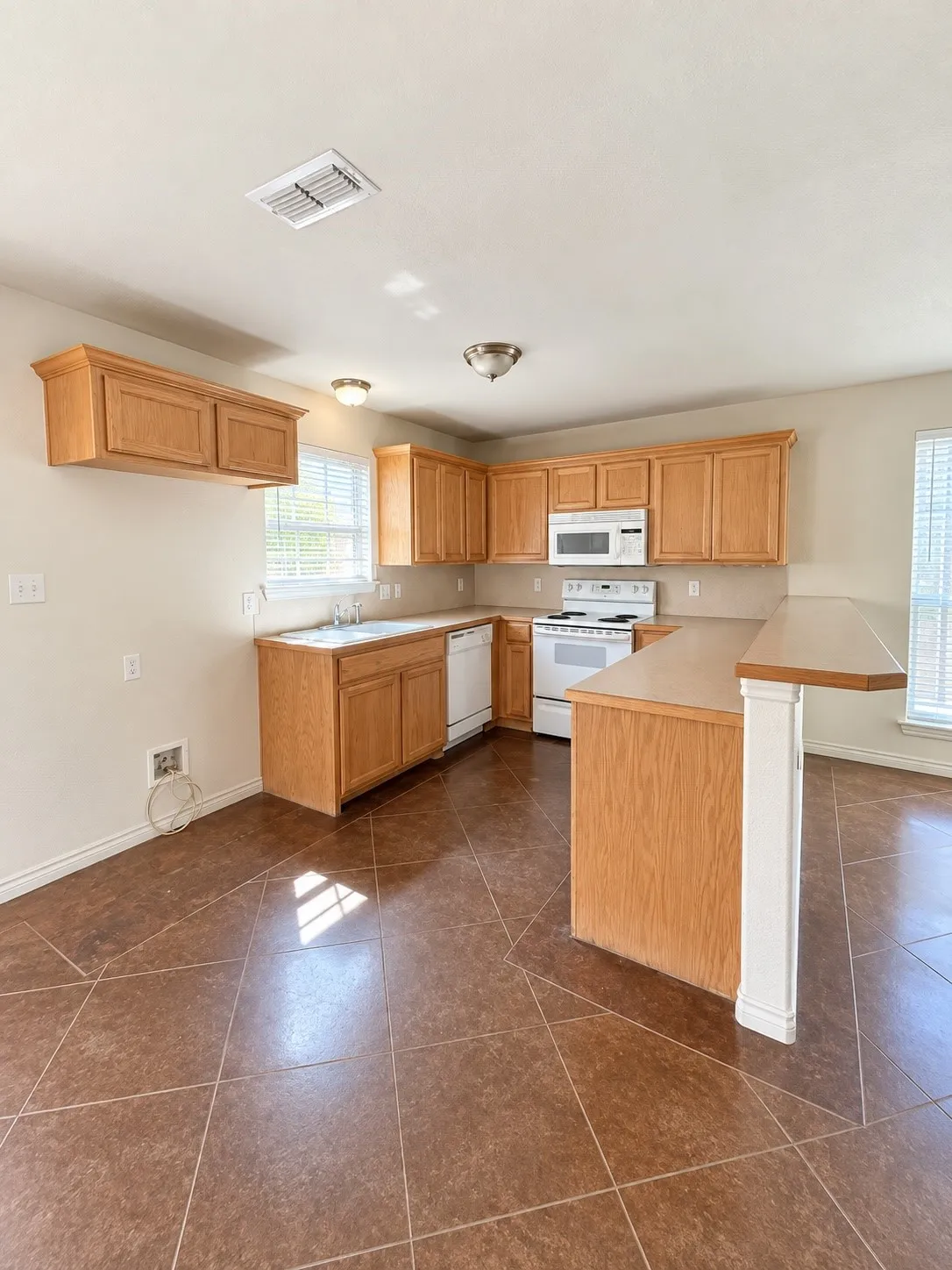 Townhouse For Rent in Taylor County , 2415 Church Street, Abilene, Texas 79601, 3 Bedroom, 3 Bathroom, Garage spaces, 1,292 Sqft, built in 2005, mls#21393135, Real Estate Agent in Abilene, Homes For Rent in Taylor county, Homes For Rent in Abilene, Realtor in Abilene Texas, Real Estate Brokerage Independent Realty Texas, Luminita Cordes Realtor