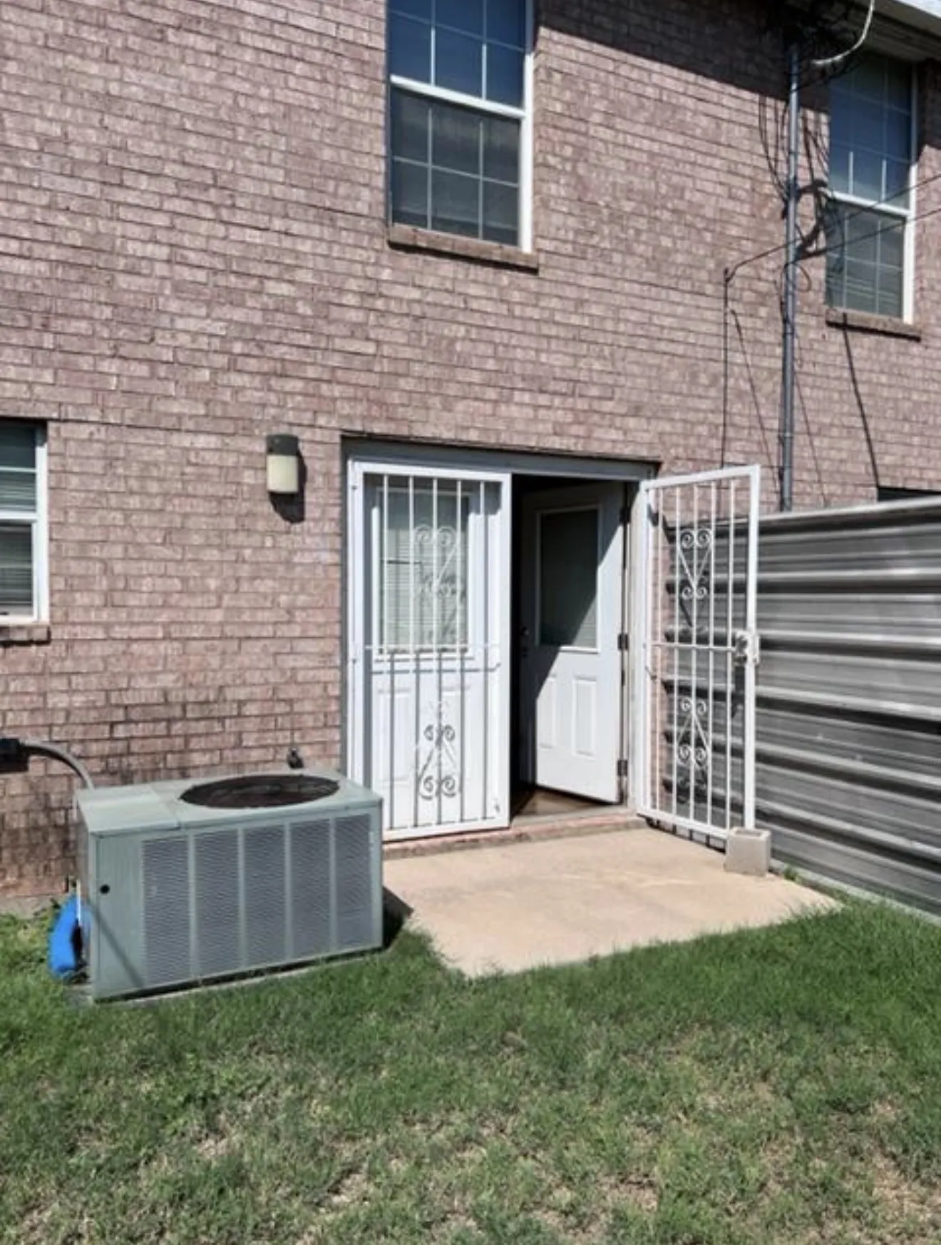 Townhouse For Rent in Taylor County , 2415 Church Street, Abilene, Texas 79601, 3 Bedroom, 3 Bathroom, Garage spaces, 1,292 Sqft, built in 2005, mls#21393135, Real Estate Agent in Abilene, Homes For Rent in Taylor county, Homes For Rent in Abilene, Realtor in Abilene Texas, Real Estate Brokerage Independent Realty Texas, Luminita Cordes Realtor