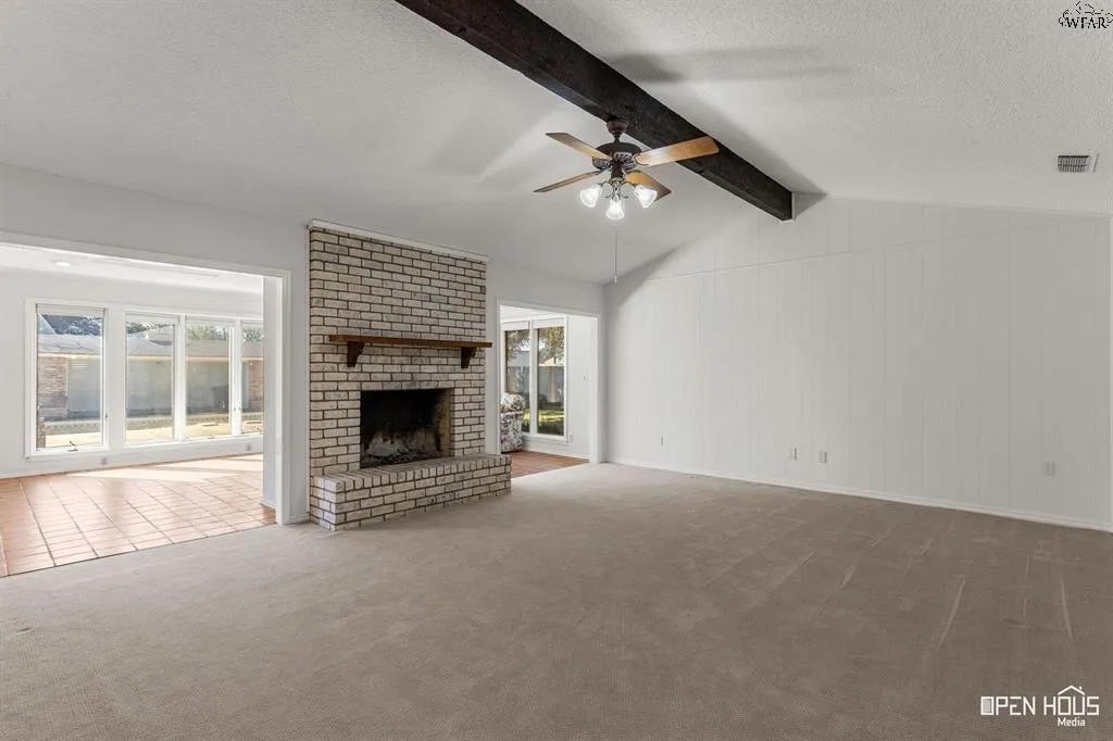 Single Family Residence For Sale in Clay County , 1701 E Spring Street, Henrietta, Texas 76365, 3 Bedroom, 3 Bathroom, 2 Garage spaces, 2,584 Sqft, built in 1974, mls#21393133, Real Estate Agent in Henrietta, Homes For Sale in Clay county, Homes For Sale in Henrietta, Realtor in Henrietta Texas, Real Estate Brokerage Independent Realty Texas, Luminita Cordes Realtor
