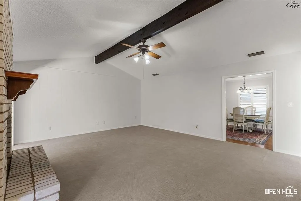 Single Family Residence For Sale in Clay County , 1701 E Spring Street, Henrietta, Texas 76365, 3 Bedroom, 3 Bathroom, 2 Garage spaces, 2,584 Sqft, built in 1974, mls#21393133, Real Estate Agent in Henrietta, Homes For Sale in Clay county, Homes For Sale in Henrietta, Realtor in Henrietta Texas, Real Estate Brokerage Independent Realty Texas, Luminita Cordes Realtor