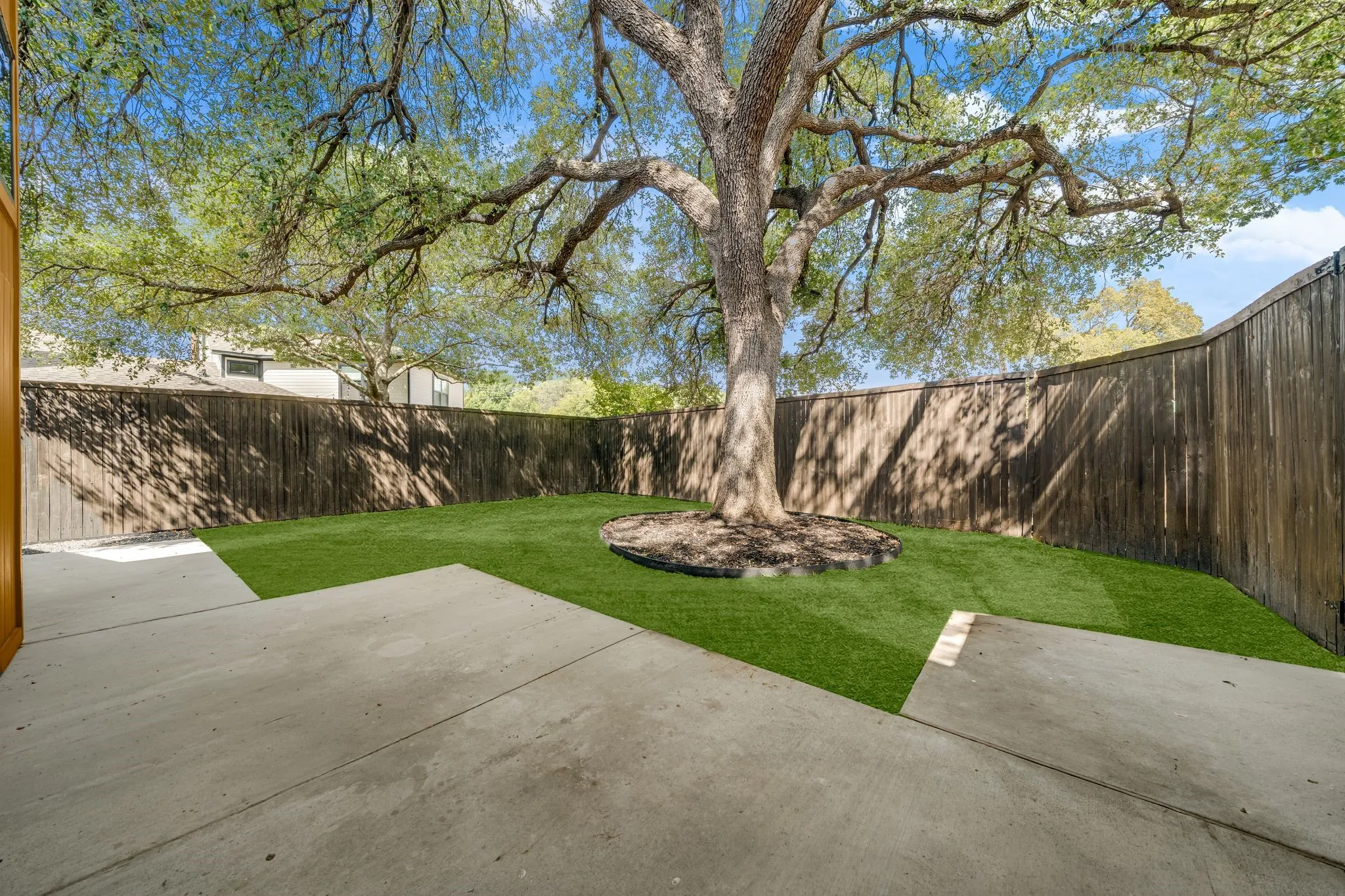 Single Family Residence For Sale in Dallas County , 9607 Greensprint Drive, Dallas, Texas 75238, 4 Bedroom, 4 Bathroom, 2 Garage spaces, 2,736 Sqft, built in 1979, mls#21390123, Real Estate Agent in Dallas, Homes For Sale in Dallas county, Homes For Sale in Dallas, Realtor in Dallas Texas, Real Estate Brokerage Independent Realty Texas, Luminita Cordes Realtor