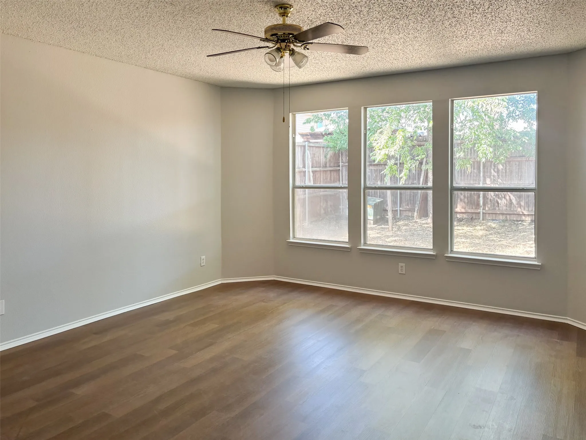 Single Family Residence For Rent in Denton County , 2317 Acorn Bend, Denton, Texas 76210, 4 Bedroom, 3 Bathroom, 2 Garage spaces, 3,324 Sqft, built in 2000, mls#21392857, Real Estate Agent in Denton, Homes For Rent in Denton county, Homes For Rent in Denton, Realtor in Denton Texas, Real Estate Brokerage Independent Realty Texas, Luminita Cordes Realtor