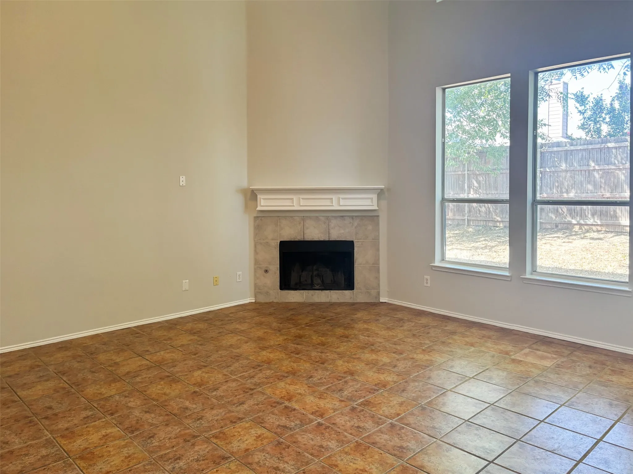 Single Family Residence For Rent in Denton County , 2317 Acorn Bend, Denton, Texas 76210, 4 Bedroom, 3 Bathroom, 2 Garage spaces, 3,324 Sqft, built in 2000, mls#21392857, Real Estate Agent in Denton, Homes For Rent in Denton county, Homes For Rent in Denton, Realtor in Denton Texas, Real Estate Brokerage Independent Realty Texas, Luminita Cordes Realtor
