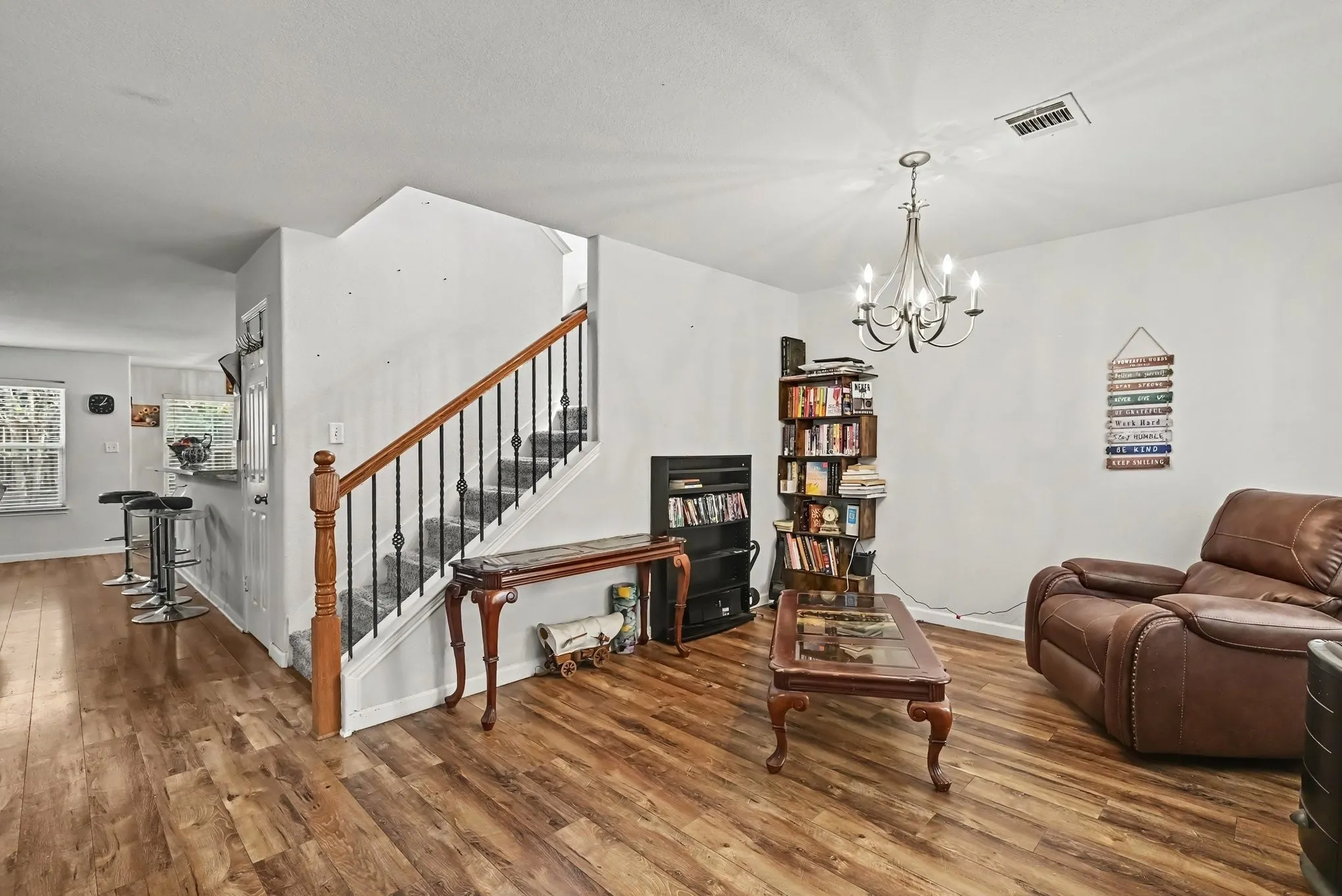 Single Family Residence For Sale in Tarrant County , 4728 Homelands Way, Fort Worth, Texas 76135, 5 Bedroom, 4 Bathroom, 2 Garage spaces, 2,816 Sqft, built in 2007, mls#21386331, Real Estate Agent in Fort Worth, Homes For Sale in Tarrant county, Homes For Sale in Fort Worth, Realtor in Fort Worth Texas, Real Estate Brokerage Independent Realty Texas, Luminita Cordes Realtor