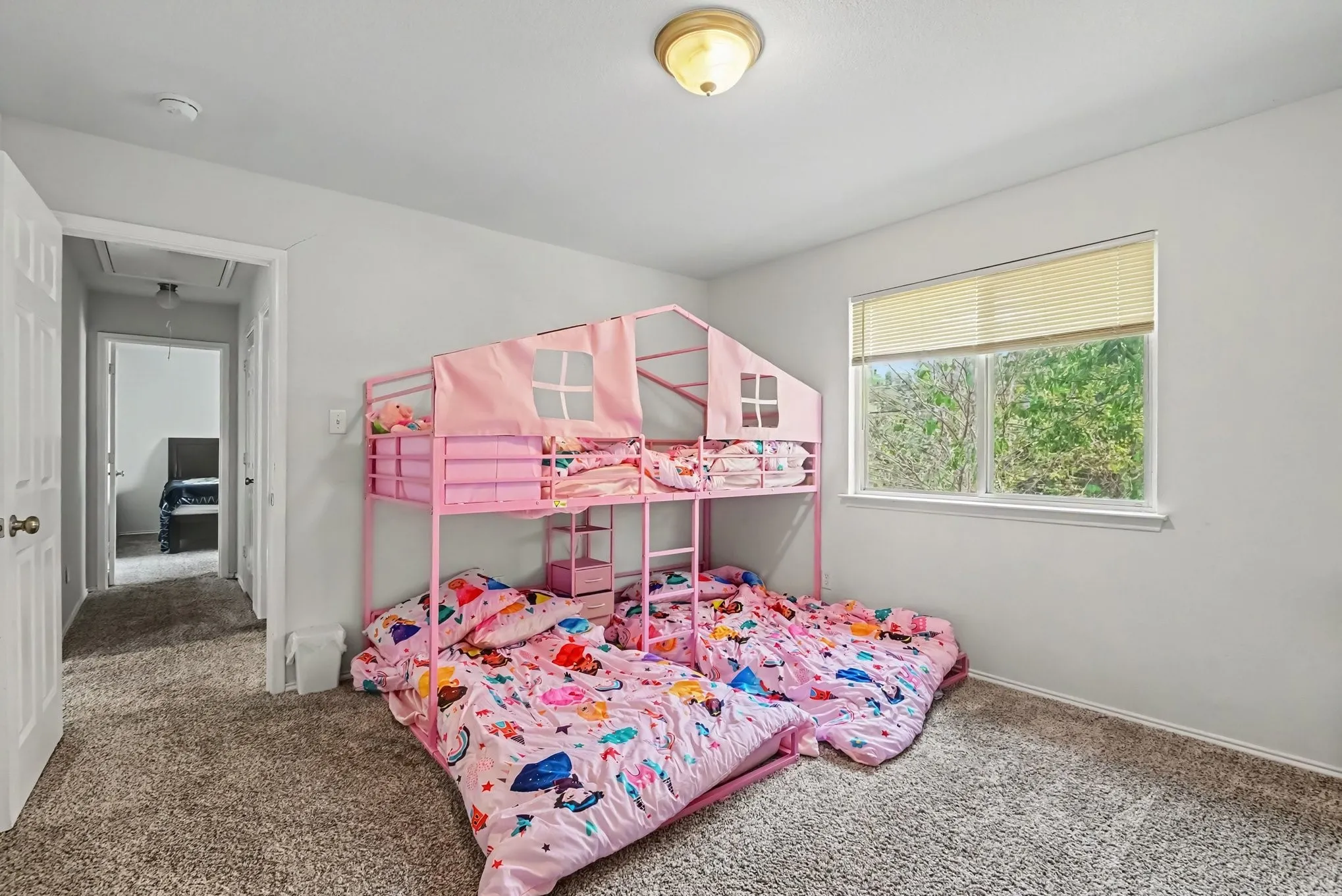 Single Family Residence For Sale in Tarrant County , 4728 Homelands Way, Fort Worth, Texas 76135, 5 Bedroom, 4 Bathroom, 2 Garage spaces, 2,816 Sqft, built in 2007, mls#21386331, Real Estate Agent in Fort Worth, Homes For Sale in Tarrant county, Homes For Sale in Fort Worth, Realtor in Fort Worth Texas, Real Estate Brokerage Independent Realty Texas, Luminita Cordes Realtor