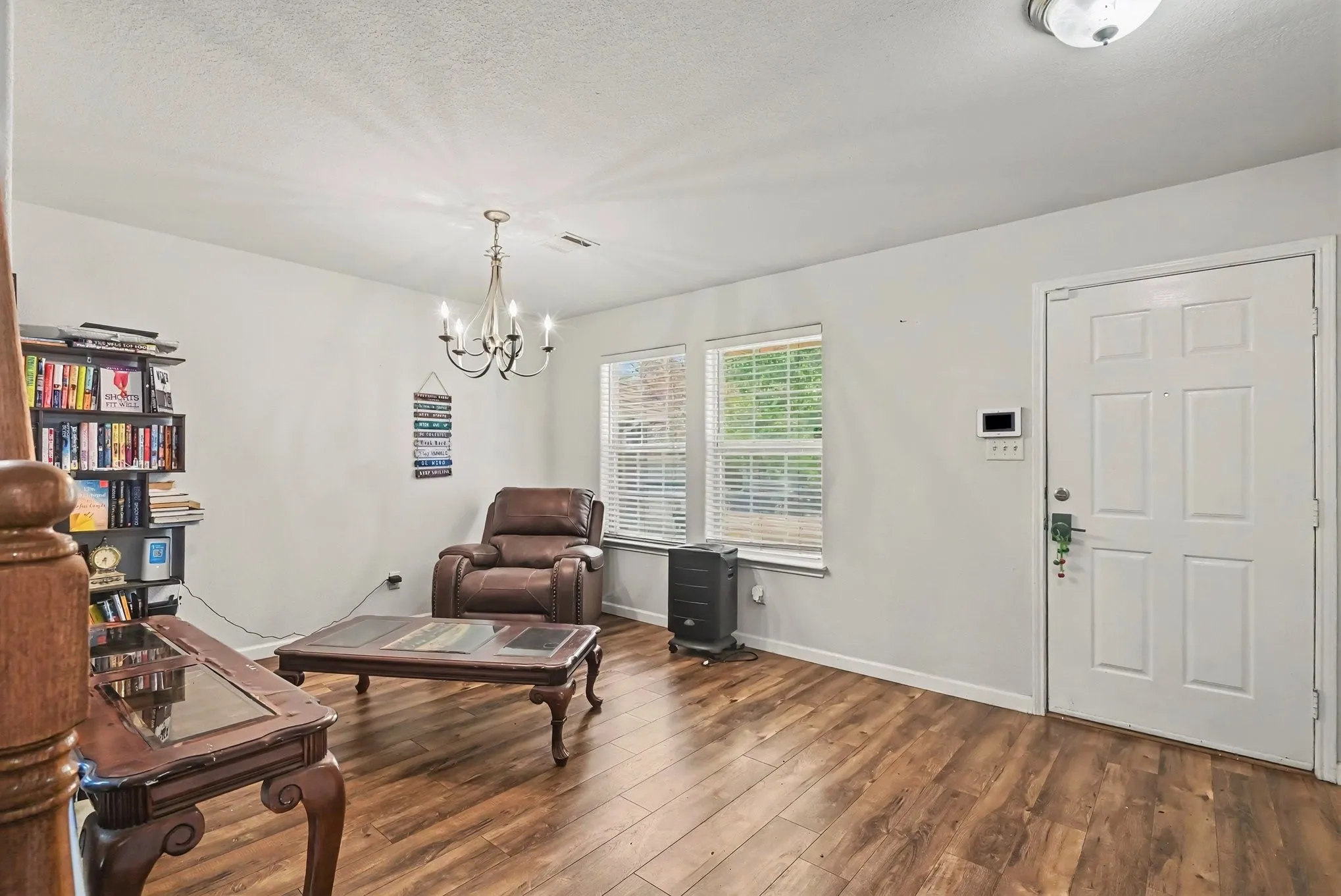 Single Family Residence For Sale in Tarrant County , 4728 Homelands Way, Fort Worth, Texas 76135, 5 Bedroom, 4 Bathroom, 2 Garage spaces, 2,816 Sqft, built in 2007, mls#21386331, Real Estate Agent in Fort Worth, Homes For Sale in Tarrant county, Homes For Sale in Fort Worth, Realtor in Fort Worth Texas, Real Estate Brokerage Independent Realty Texas, Luminita Cordes Realtor