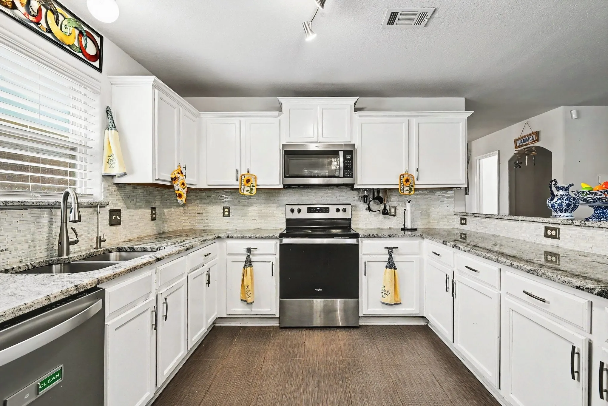 Single Family Residence For Sale in Tarrant County , 4728 Homelands Way, Fort Worth, Texas 76135, 5 Bedroom, 4 Bathroom, 2 Garage spaces, 2,816 Sqft, built in 2007, mls#21386331, Real Estate Agent in Fort Worth, Homes For Sale in Tarrant county, Homes For Sale in Fort Worth, Realtor in Fort Worth Texas, Real Estate Brokerage Independent Realty Texas, Luminita Cordes Realtor