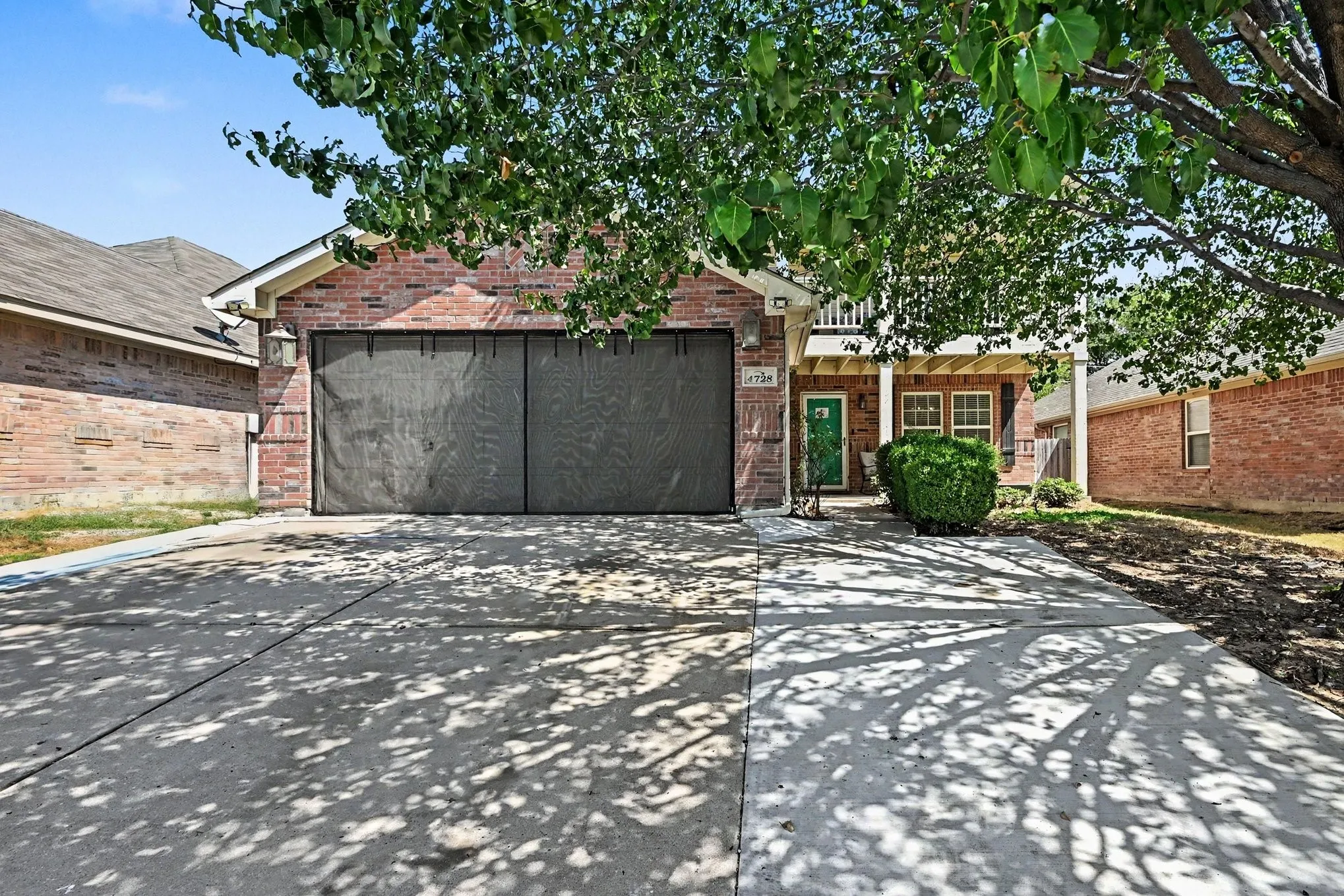 Single Family Residence For Sale in Tarrant County , 4728 Homelands Way, Fort Worth, Texas 76135, 5 Bedroom, 4 Bathroom, 2 Garage spaces, 2,816 Sqft, built in 2007, mls#21386331, Real Estate Agent in Fort Worth, Homes For Sale in Tarrant county, Homes For Sale in Fort Worth, Realtor in Fort Worth Texas, Real Estate Brokerage Independent Realty Texas, Luminita Cordes Realtor