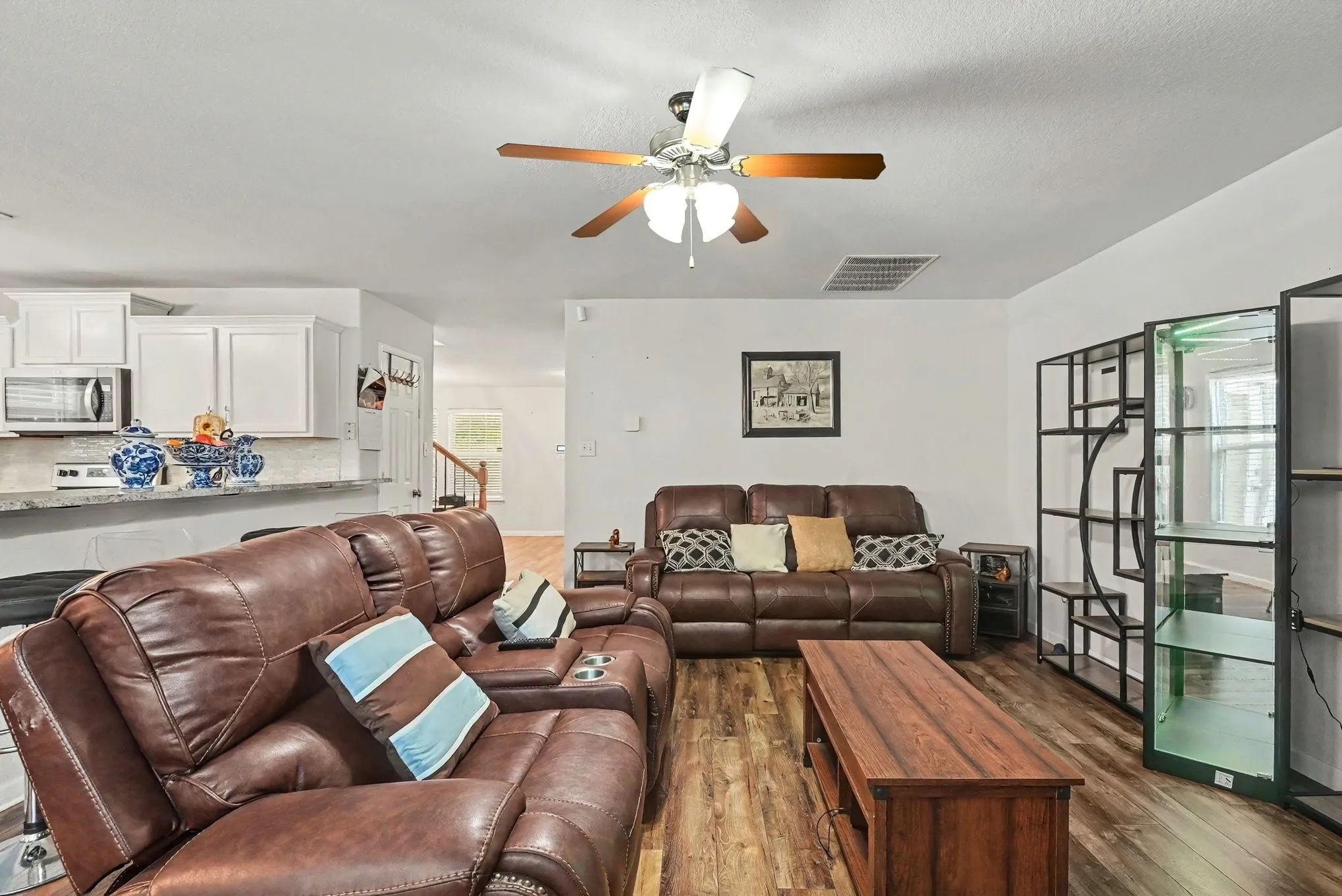Single Family Residence For Sale in Tarrant County , 4728 Homelands Way, Fort Worth, Texas 76135, 5 Bedroom, 4 Bathroom, 2 Garage spaces, 2,816 Sqft, built in 2007, mls#21386331, Real Estate Agent in Fort Worth, Homes For Sale in Tarrant county, Homes For Sale in Fort Worth, Realtor in Fort Worth Texas, Real Estate Brokerage Independent Realty Texas, Luminita Cordes Realtor