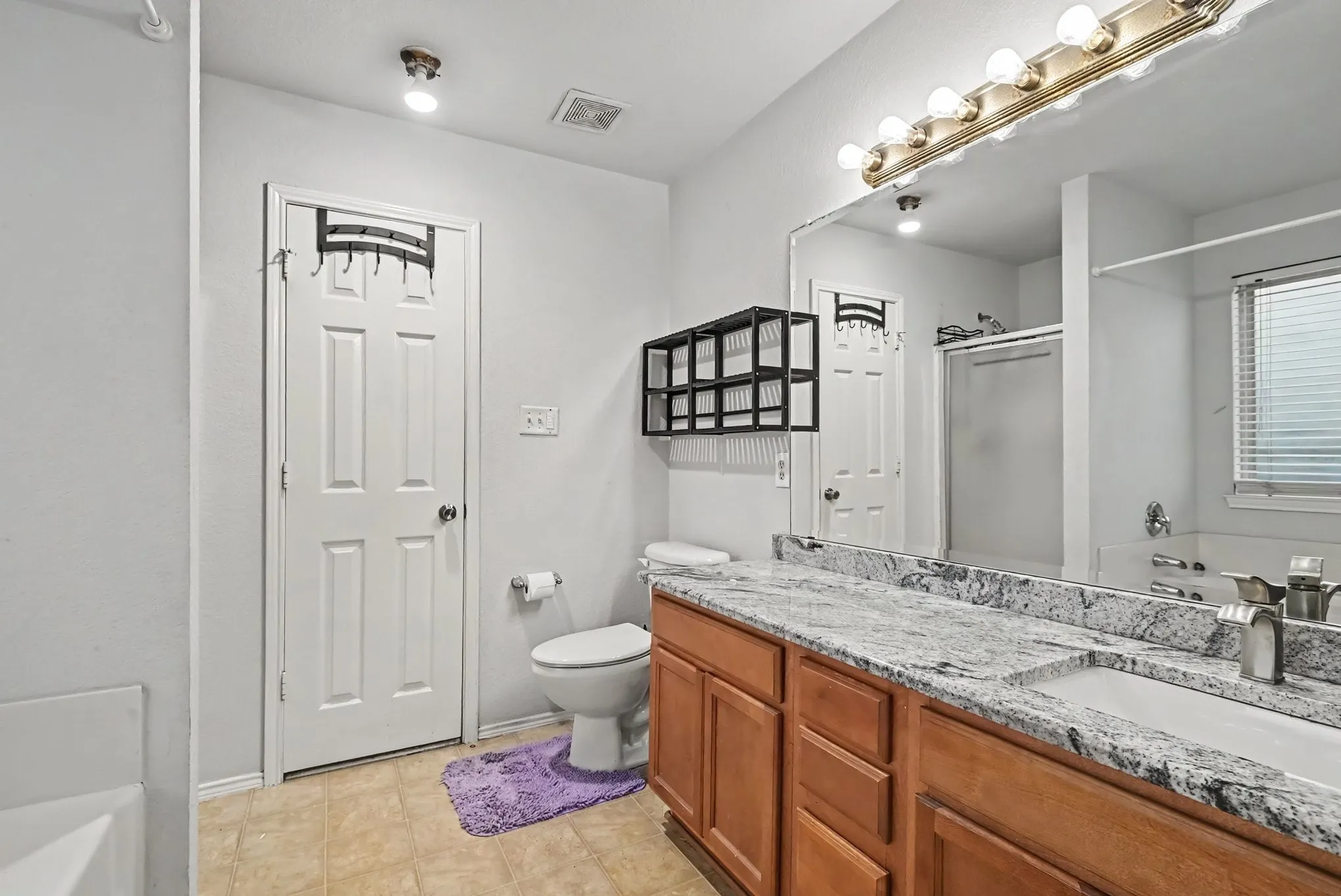 Single Family Residence For Sale in Tarrant County , 4728 Homelands Way, Fort Worth, Texas 76135, 5 Bedroom, 4 Bathroom, 2 Garage spaces, 2,816 Sqft, built in 2007, mls#21386331, Real Estate Agent in Fort Worth, Homes For Sale in Tarrant county, Homes For Sale in Fort Worth, Realtor in Fort Worth Texas, Real Estate Brokerage Independent Realty Texas, Luminita Cordes Realtor