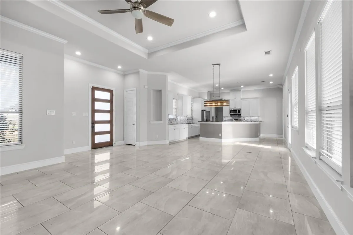 Single Family Residence For Sale in Johnson County , 6028 Berry Ridge Lane, Joshua, Texas 76058, 4 Bedroom, 2 Bathroom, 2 Garage spaces, 2,086 Sqft, built in 2021, mls#21392787, Real Estate Agent in Joshua, Homes For Sale in Johnson county, Homes For Sale in Joshua, Realtor in Joshua Texas, Real Estate Brokerage Independent Realty Texas, Luminita Cordes Realtor