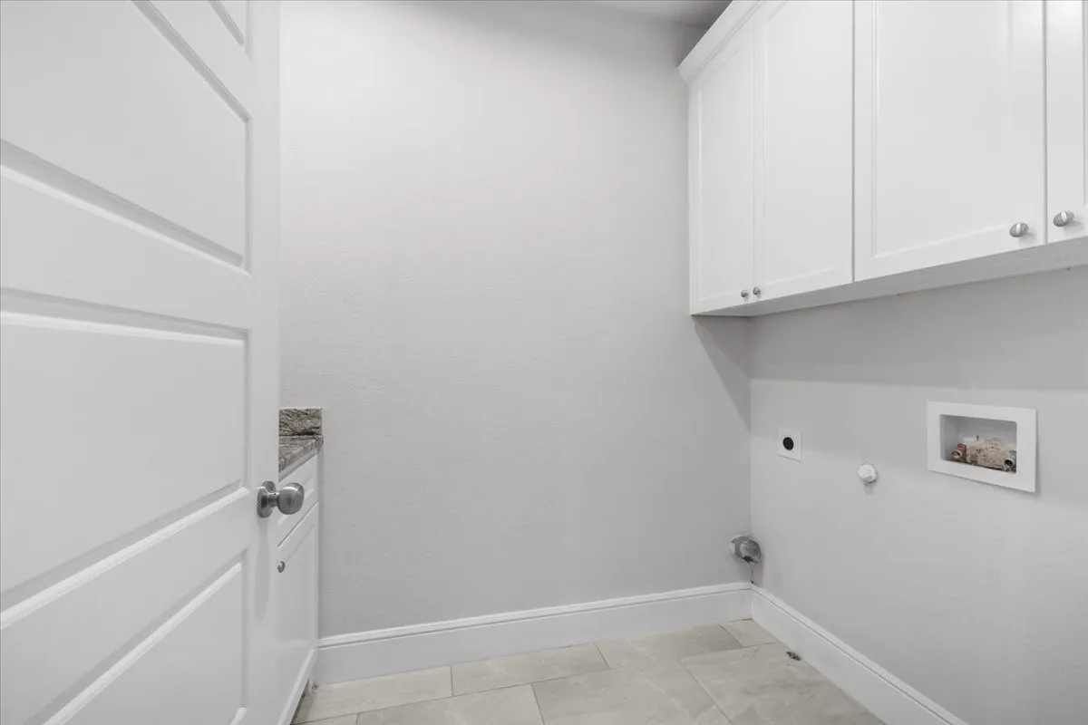 Single Family Residence For Sale in Johnson County , 6028 Berry Ridge Lane, Joshua, Texas 76058, 4 Bedroom, 2 Bathroom, 2 Garage spaces, 2,086 Sqft, built in 2021, mls#21392787, Real Estate Agent in Joshua, Homes For Sale in Johnson county, Homes For Sale in Joshua, Realtor in Joshua Texas, Real Estate Brokerage Independent Realty Texas, Luminita Cordes Realtor