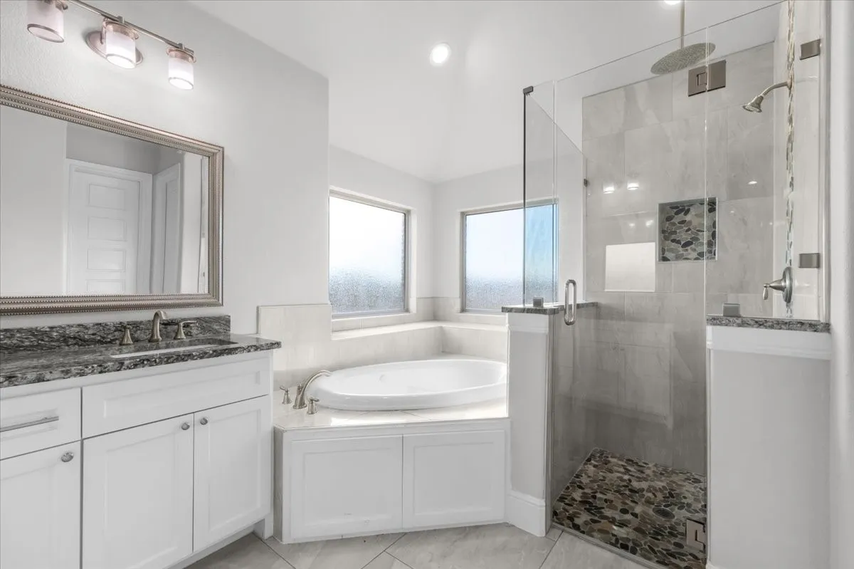 Single Family Residence For Sale in Johnson County , 6028 Berry Ridge Lane, Joshua, Texas 76058, 4 Bedroom, 2 Bathroom, 2 Garage spaces, 2,086 Sqft, built in 2021, mls#21392787, Real Estate Agent in Joshua, Homes For Sale in Johnson county, Homes For Sale in Joshua, Realtor in Joshua Texas, Real Estate Brokerage Independent Realty Texas, Luminita Cordes Realtor
