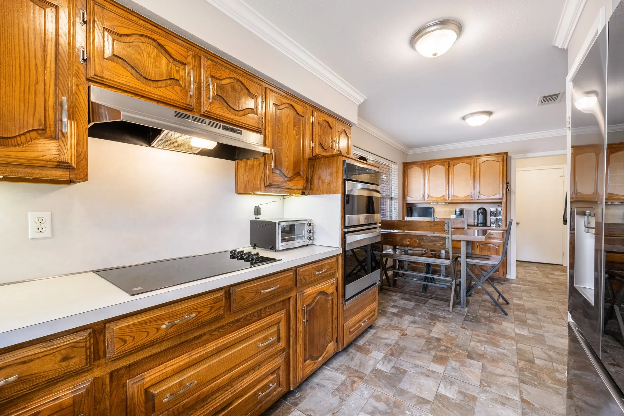Single Family Residence For Sale in Denton County , 1931 Robin Meadow Drive, Carrollton, Texas 75007, 3 Bedroom, 2 Bathroom, 2 Garage spaces, 1,672 Sqft, built in 1983, mls#21392498, Real Estate Agent in Carrollton, Homes For Sale in Denton county, Homes For Sale in Carrollton, Realtor in Carrollton Texas, Real Estate Brokerage Independent Realty Texas, Luminita Cordes Realtor