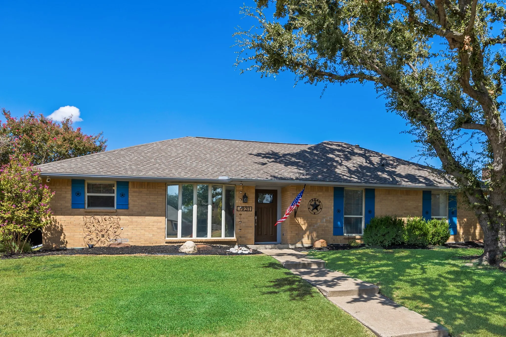 Single Family Residence For Sale in Denton County , 1931 Robin Meadow Drive, Carrollton, Texas 75007, 3 Bedroom, 2 Bathroom, 2 Garage spaces, 1,672 Sqft, built in 1983, mls#21392498, Real Estate Agent in Carrollton, Homes For Sale in Denton county, Homes For Sale in Carrollton, Realtor in Carrollton Texas, Real Estate Brokerage Independent Realty Texas, Luminita Cordes Realtor