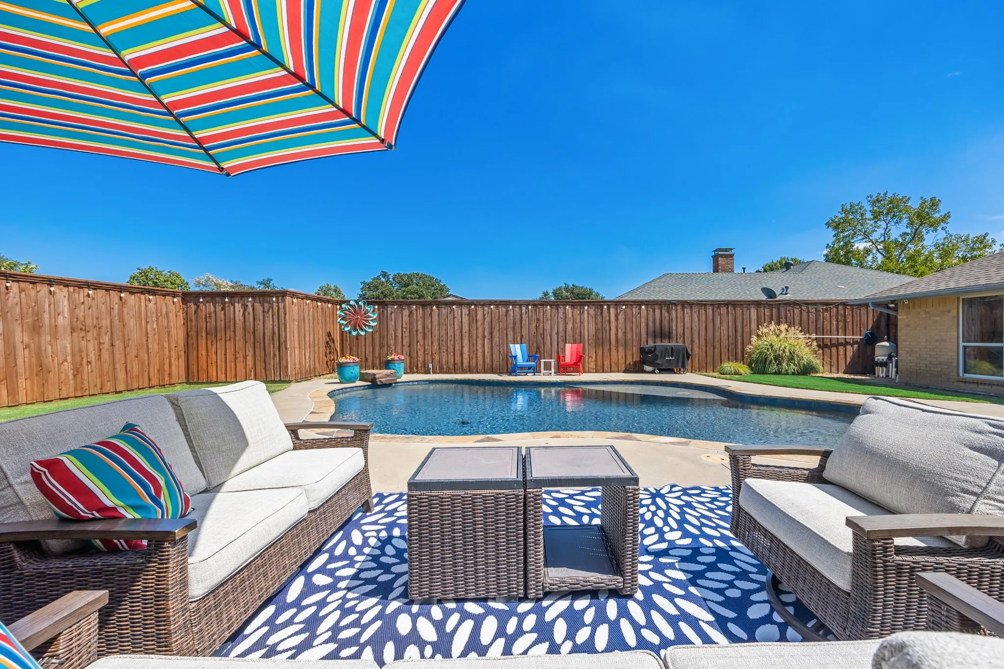 Single Family Residence For Sale in Denton County , 1931 Robin Meadow Drive, Carrollton, Texas 75007, 3 Bedroom, 2 Bathroom, 2 Garage spaces, 1,672 Sqft, built in 1983, mls#21392498, Real Estate Agent in Carrollton, Homes For Sale in Denton county, Homes For Sale in Carrollton, Realtor in Carrollton Texas, Real Estate Brokerage Independent Realty Texas, Luminita Cordes Realtor