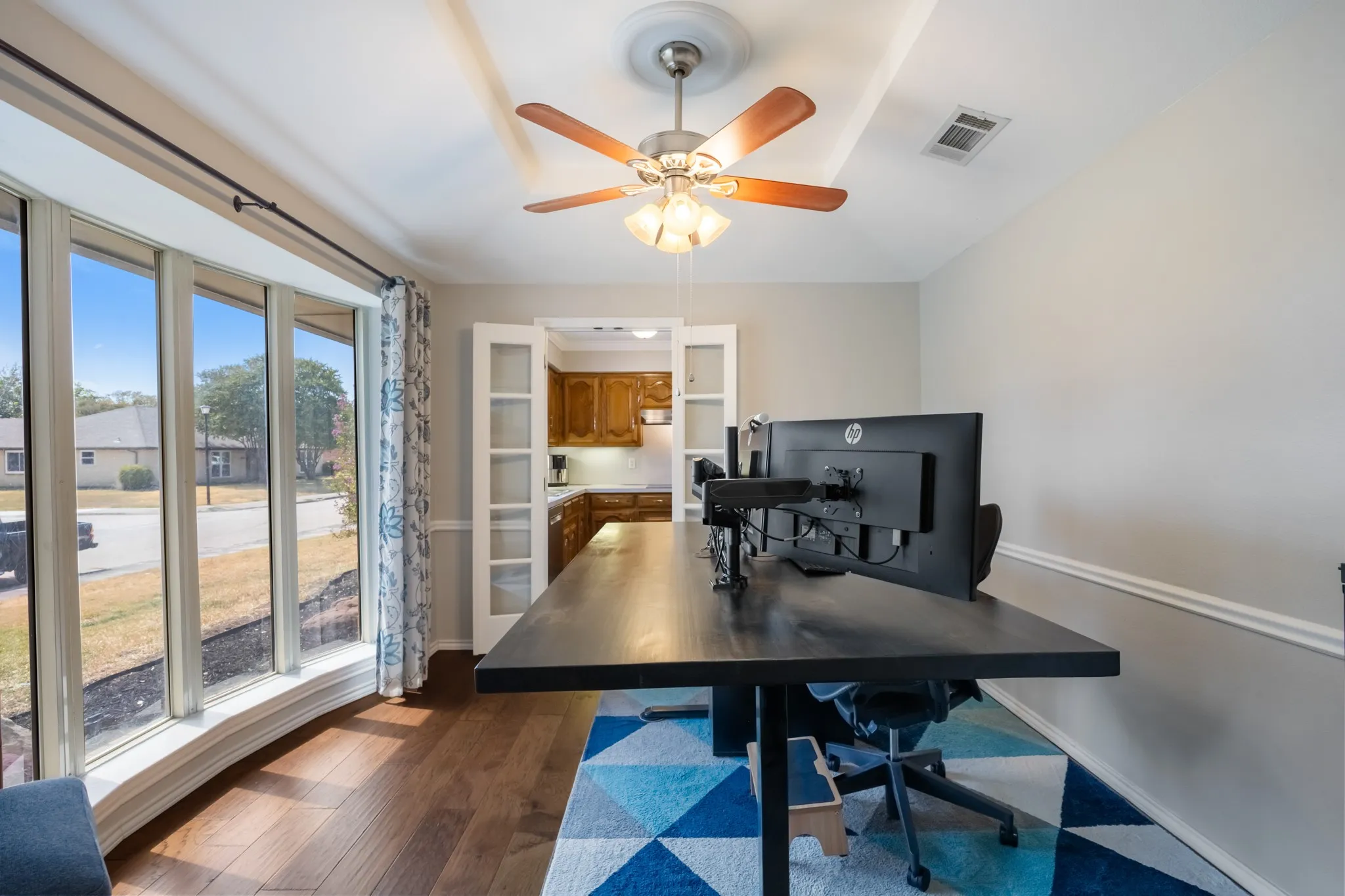 Single Family Residence For Sale in Denton County , 1931 Robin Meadow Drive, Carrollton, Texas 75007, 3 Bedroom, 2 Bathroom, 2 Garage spaces, 1,672 Sqft, built in 1983, mls#21392498, Real Estate Agent in Carrollton, Homes For Sale in Denton county, Homes For Sale in Carrollton, Realtor in Carrollton Texas, Real Estate Brokerage Independent Realty Texas, Luminita Cordes Realtor