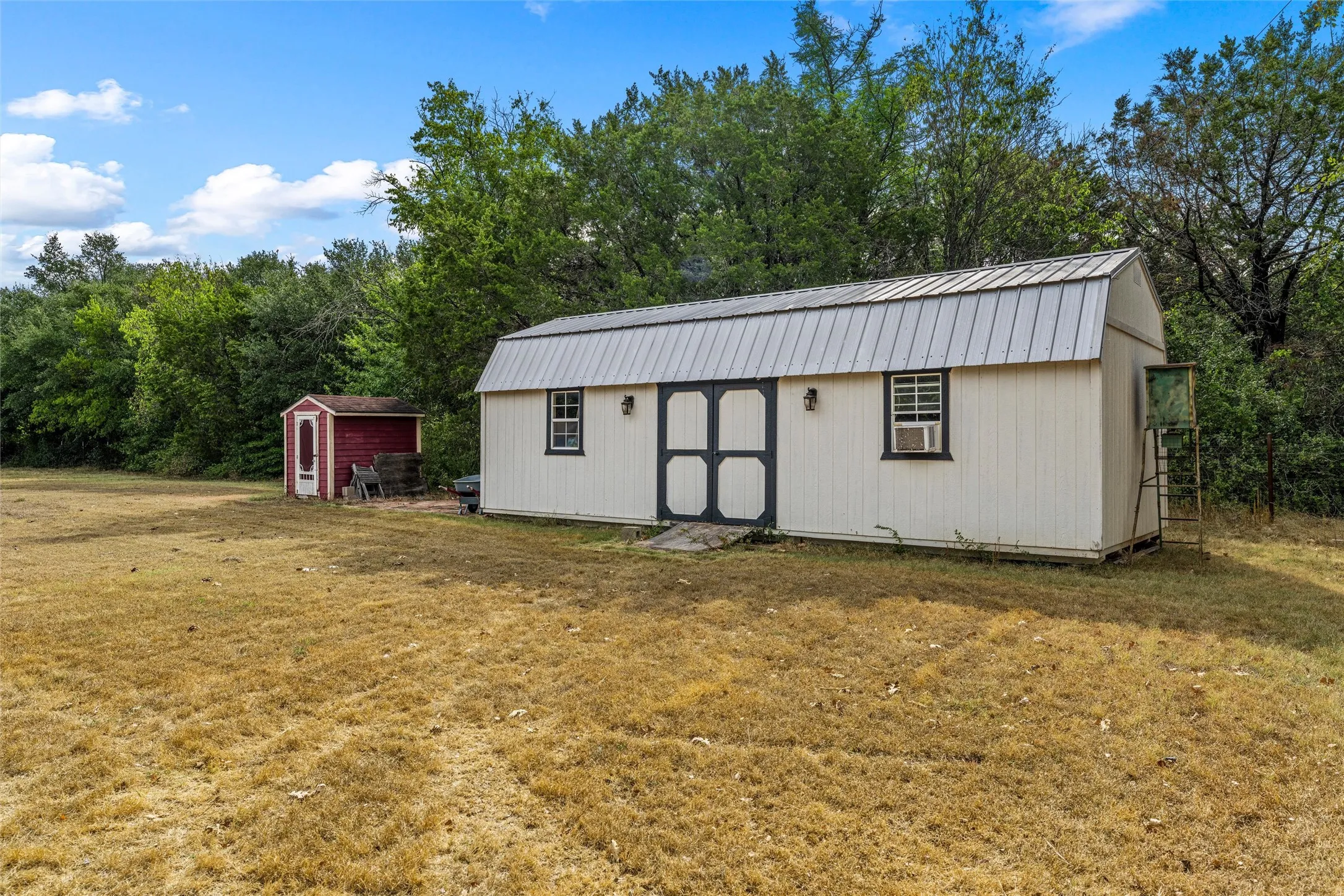 Single Family Residence For Sale in Hill County , 178 Murdoch Road, Whitney, Texas 76692, 3 Bedroom, 3 Bathroom, Garage spaces, 2,308 Sqft, built in 1986, mls#21393057, Real Estate Agent in Whitney, Homes For Sale in Hill county, Homes For Sale in Whitney, Realtor in Whitney Texas, Real Estate Brokerage Independent Realty Texas, Luminita Cordes Realtor