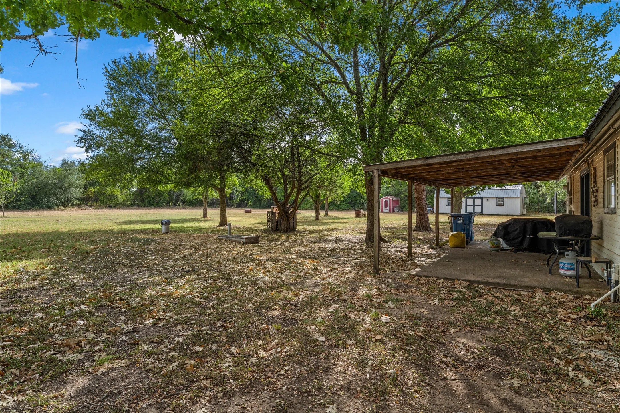 Single Family Residence For Sale in Hill County , 178 Murdoch Road, Whitney, Texas 76692, 3 Bedroom, 3 Bathroom, Garage spaces, 2,308 Sqft, built in 1986, mls#21393057, Real Estate Agent in Whitney, Homes For Sale in Hill county, Homes For Sale in Whitney, Realtor in Whitney Texas, Real Estate Brokerage Independent Realty Texas, Luminita Cordes Realtor