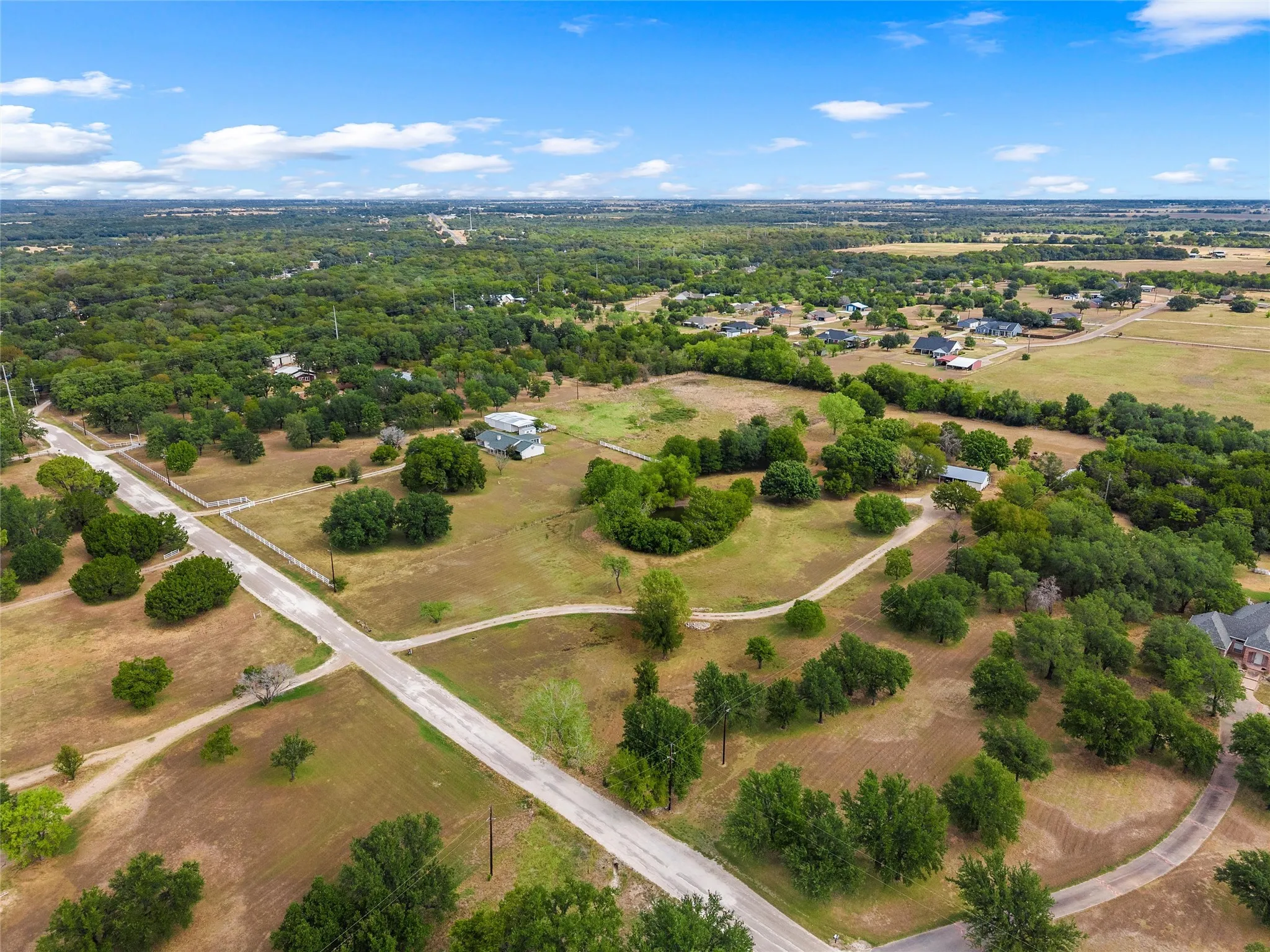 Single Family Residence For Sale in Hill County , 178 Murdoch Road, Whitney, Texas 76692, 3 Bedroom, 3 Bathroom, Garage spaces, 2,308 Sqft, built in 1986, mls#21393057, Real Estate Agent in Whitney, Homes For Sale in Hill county, Homes For Sale in Whitney, Realtor in Whitney Texas, Real Estate Brokerage Independent Realty Texas, Luminita Cordes Realtor