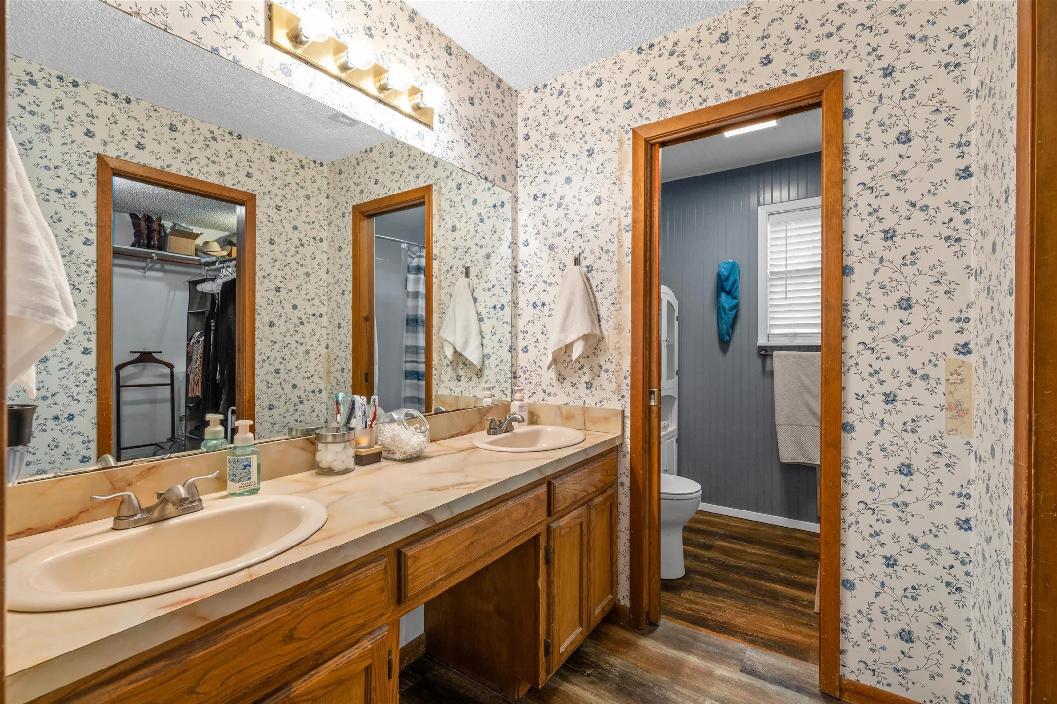 Single Family Residence For Sale in Hill County , 178 Murdoch Road, Whitney, Texas 76692, 3 Bedroom, 3 Bathroom, Garage spaces, 2,308 Sqft, built in 1986, mls#21393057, Real Estate Agent in Whitney, Homes For Sale in Hill county, Homes For Sale in Whitney, Realtor in Whitney Texas, Real Estate Brokerage Independent Realty Texas, Luminita Cordes Realtor