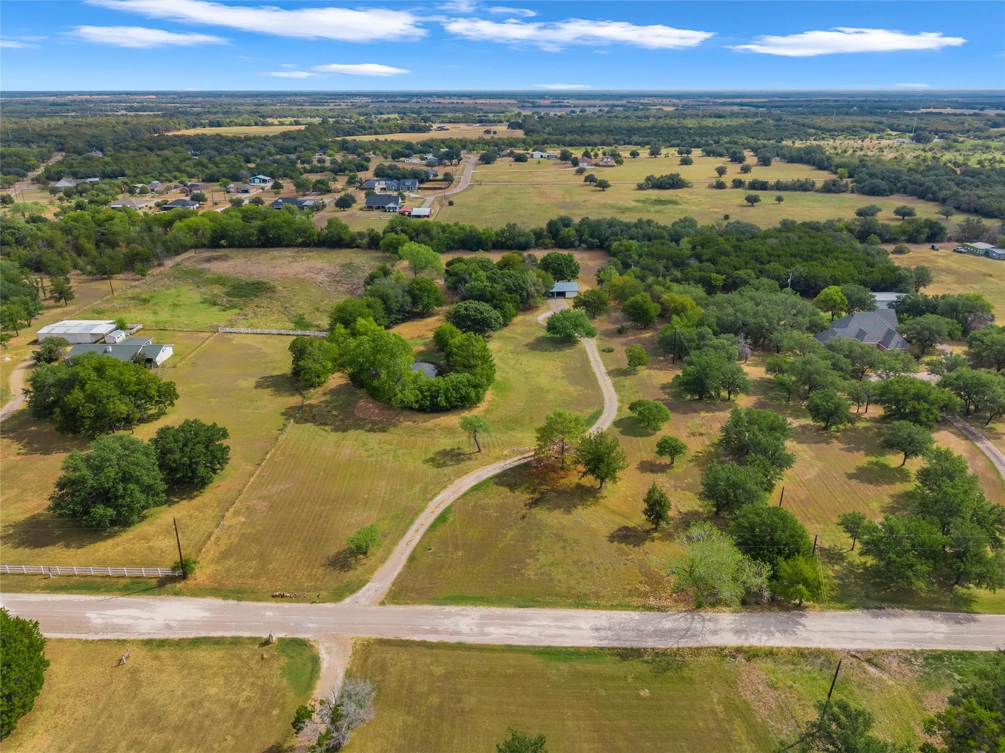 Single Family Residence For Sale in Hill County , 178 Murdoch Road, Whitney, Texas 76692, 3 Bedroom, 3 Bathroom, Garage spaces, 2,308 Sqft, built in 1986, mls#21393057, Real Estate Agent in Whitney, Homes For Sale in Hill county, Homes For Sale in Whitney, Realtor in Whitney Texas, Real Estate Brokerage Independent Realty Texas, Luminita Cordes Realtor